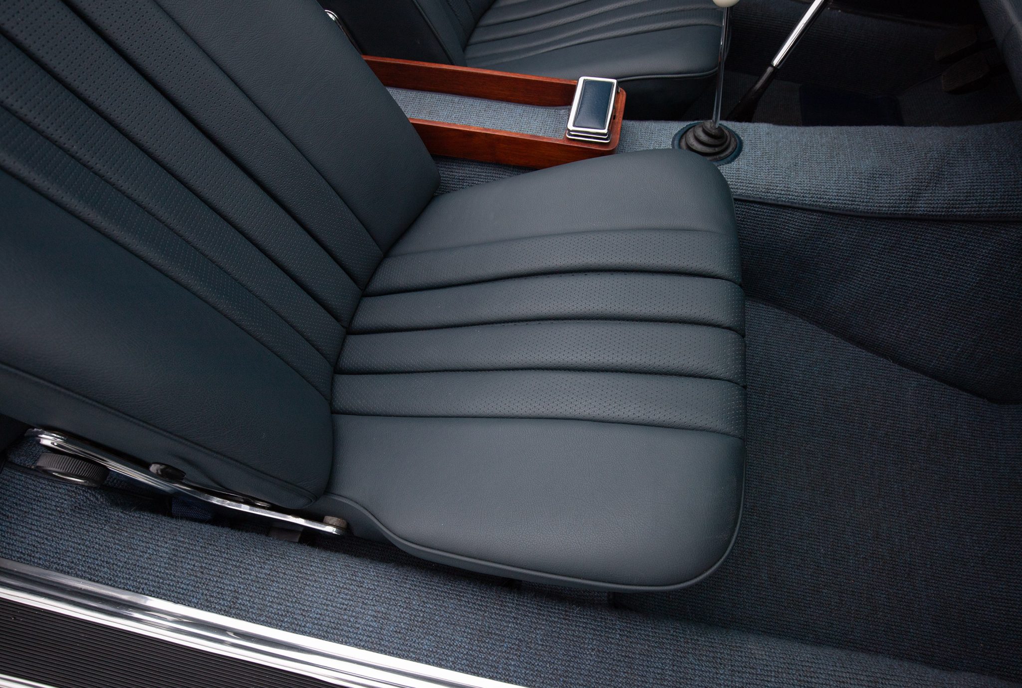 1965 Mercedes-Benz 230SL - Interior