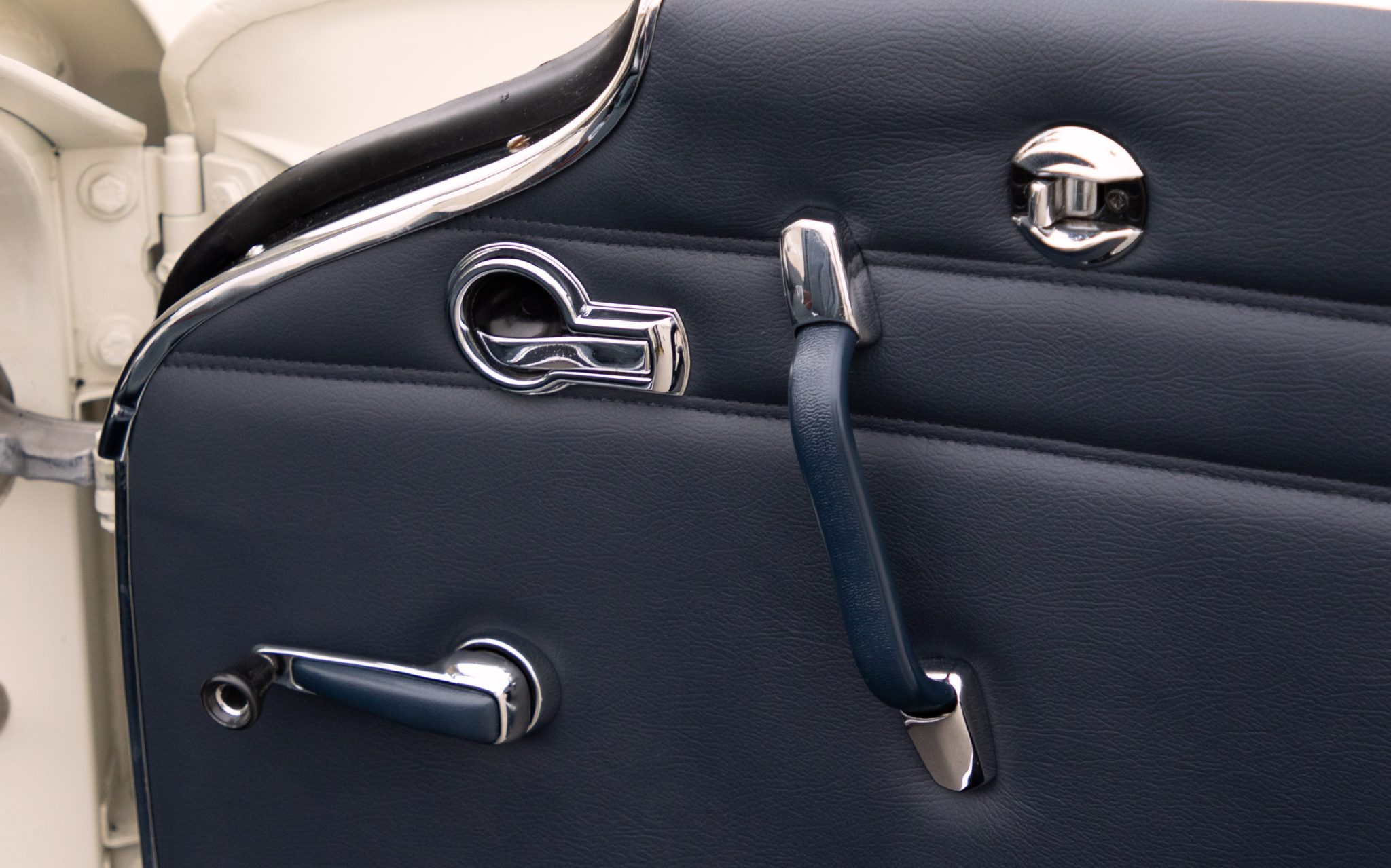 1965 Mercedes-Benz 230SL - Interior