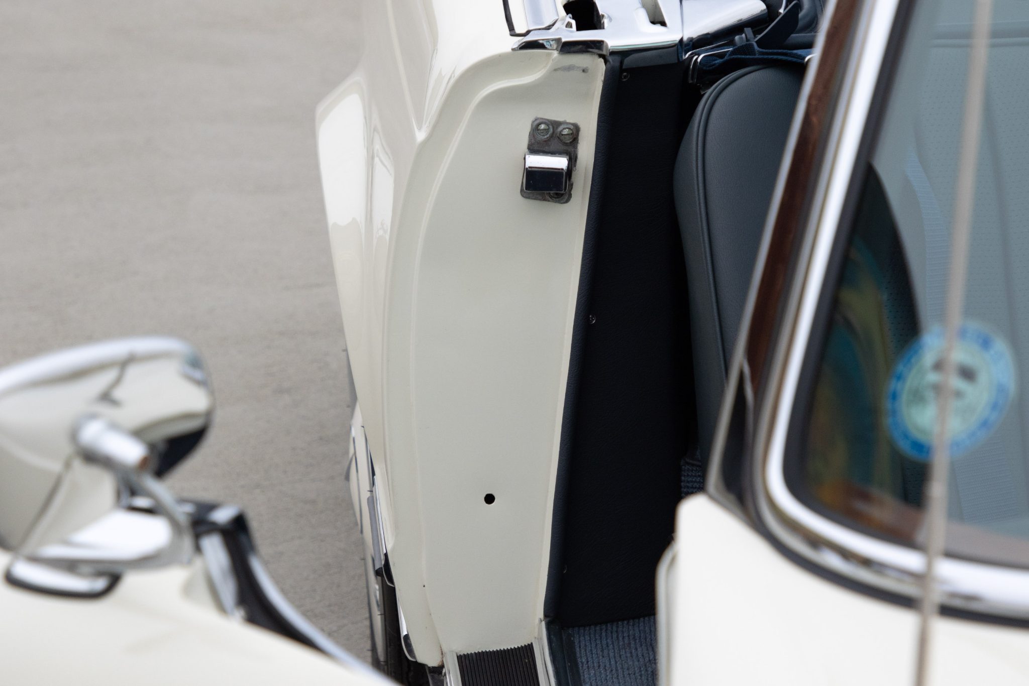 1965 Mercedes-Benz 230SL - Interior