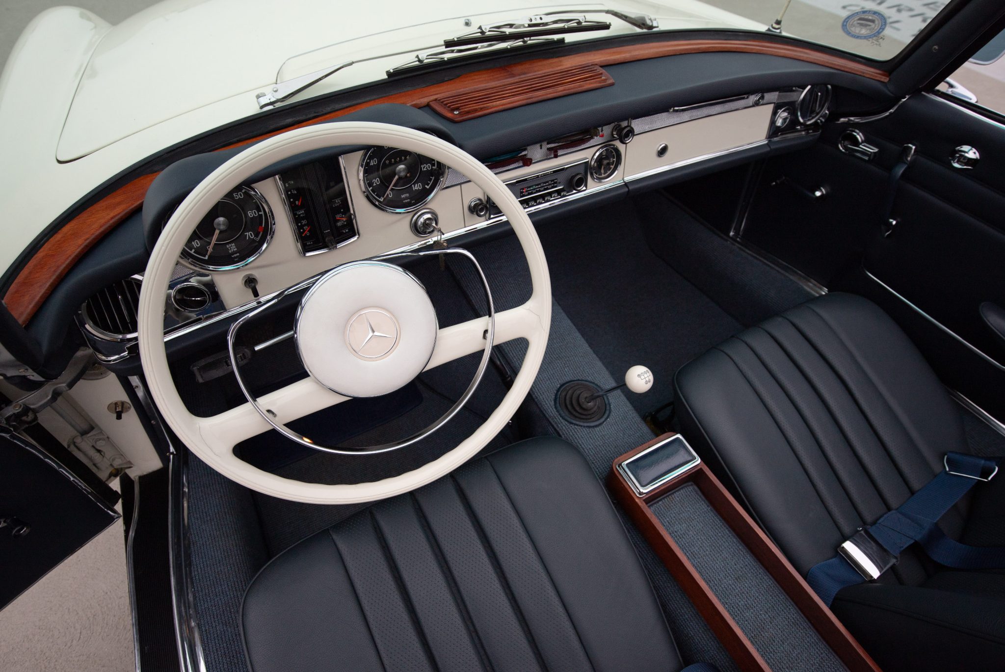 1965 Mercedes-Benz 230SL - Interior