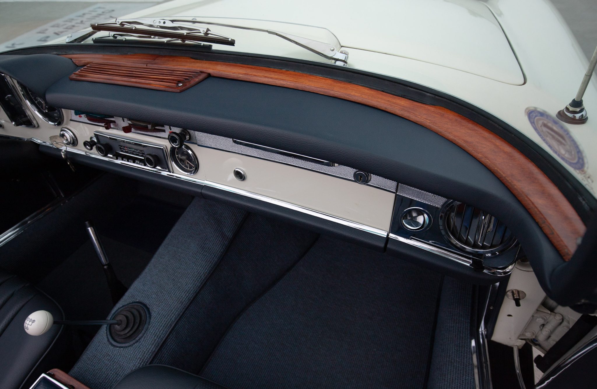 1965 Mercedes-Benz 230SL - Interior