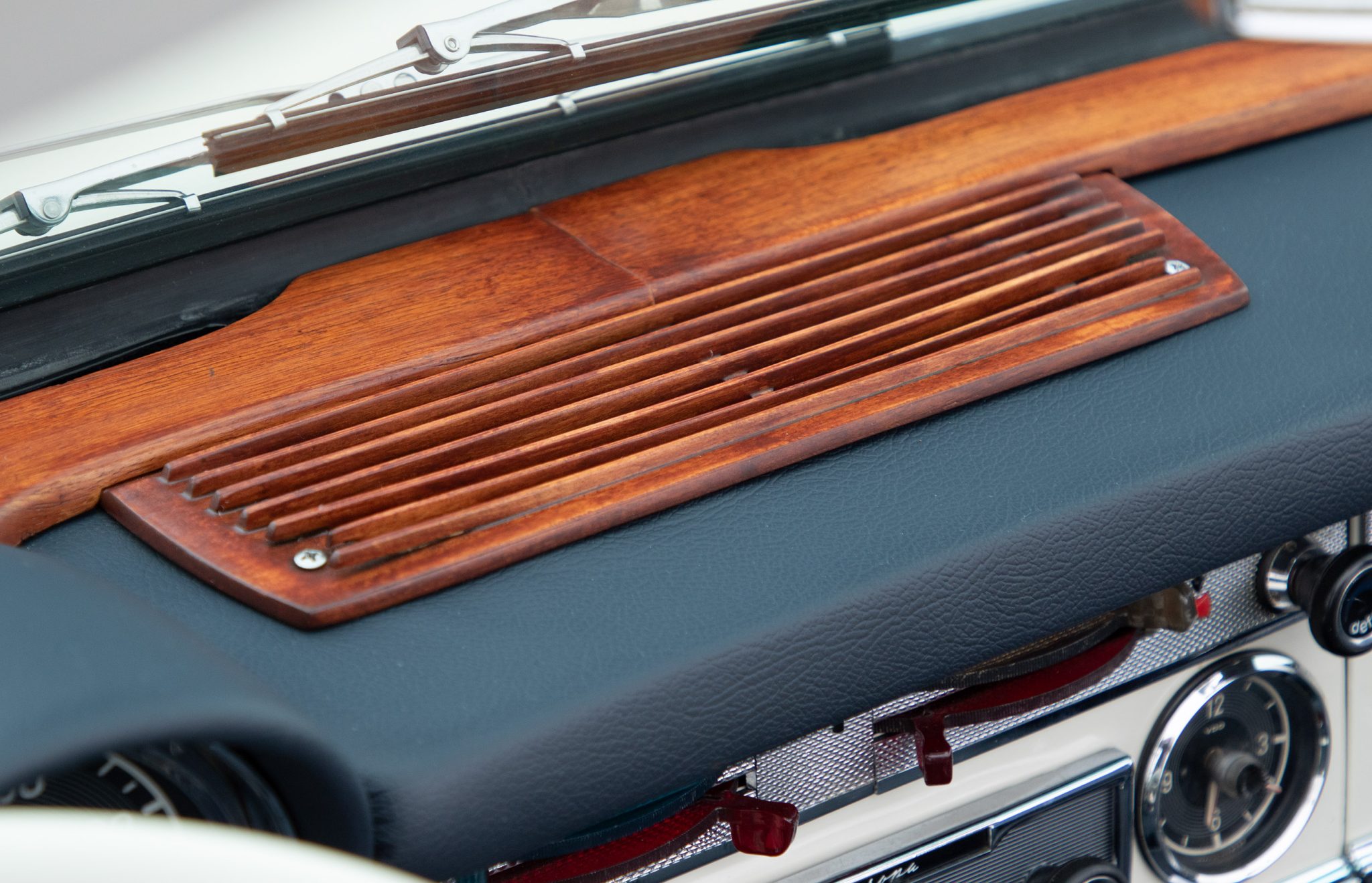 1965 Mercedes-Benz 230SL - Interior