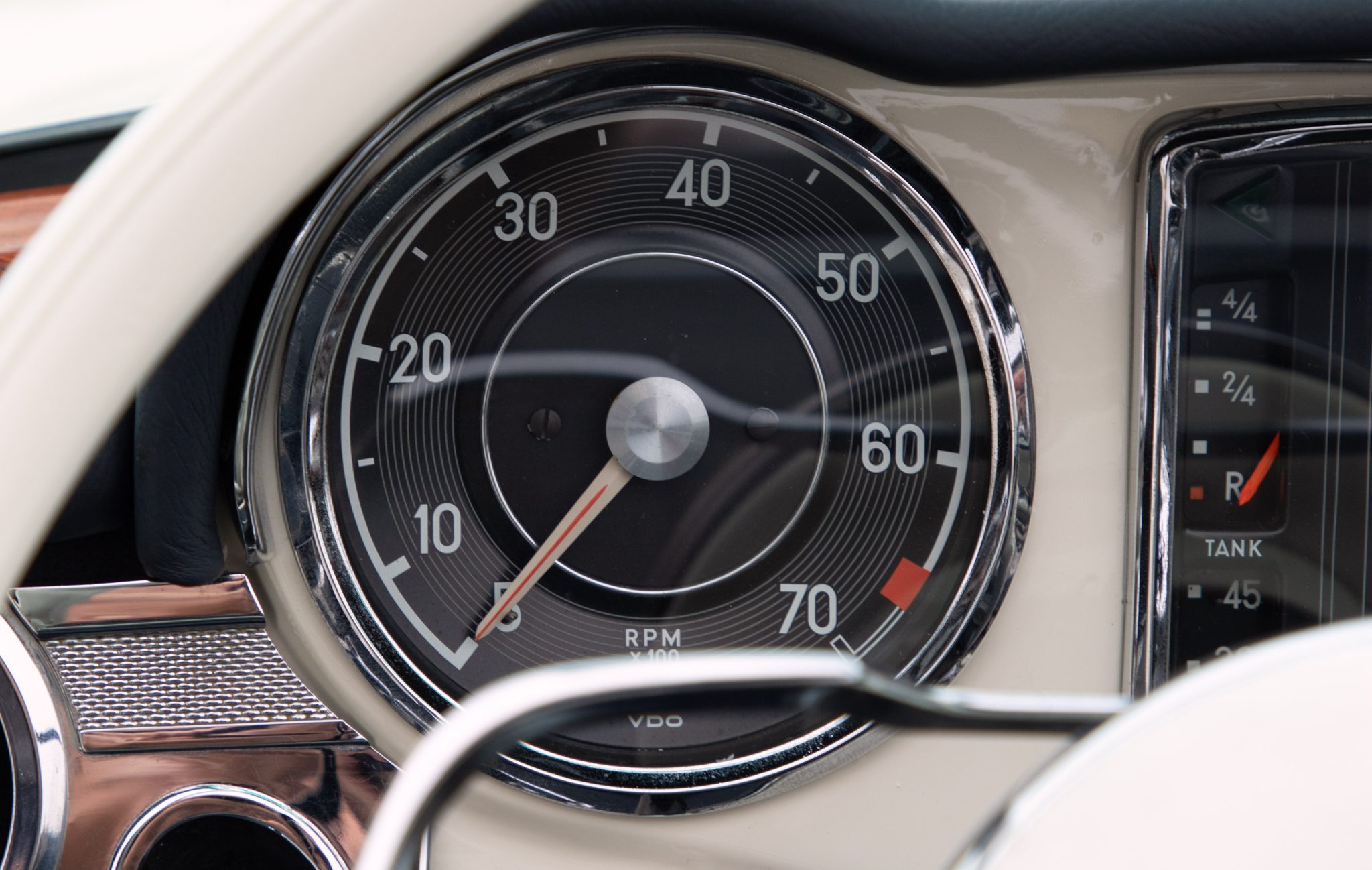 1965 Mercedes-Benz 230SL - Interior