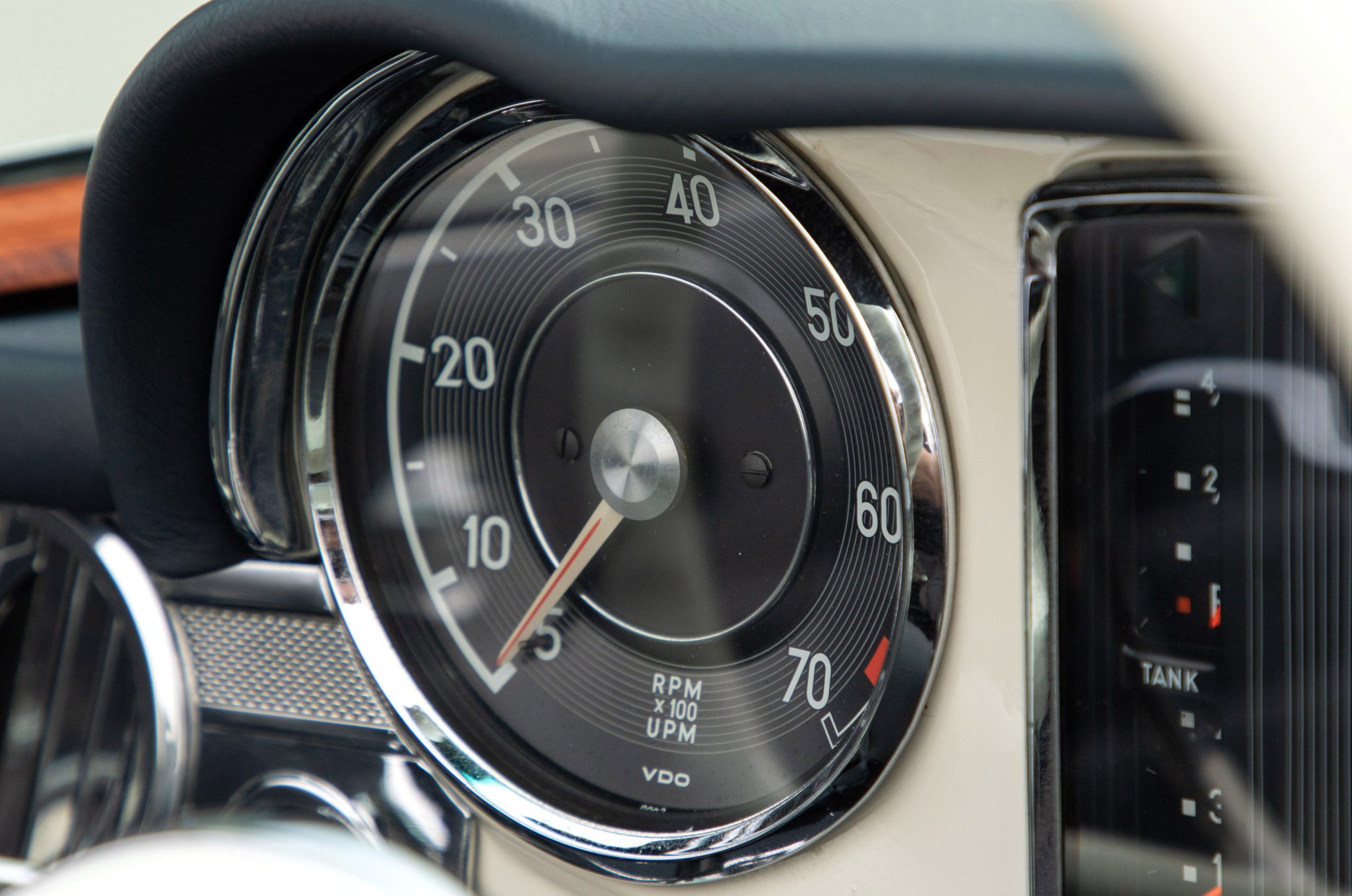 1965 Mercedes-Benz 230SL - Interior