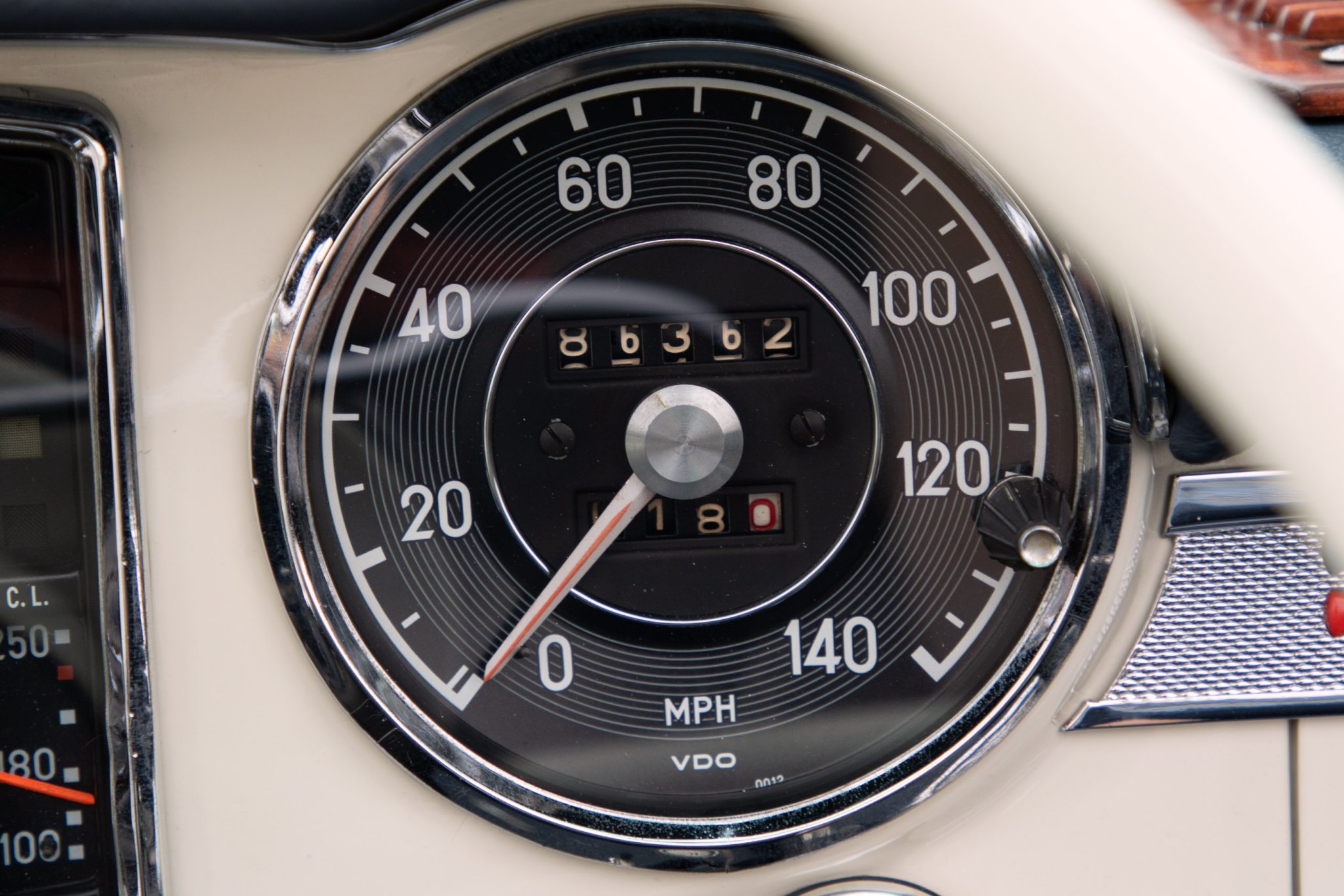 1965 Mercedes-Benz 230SL - Interior