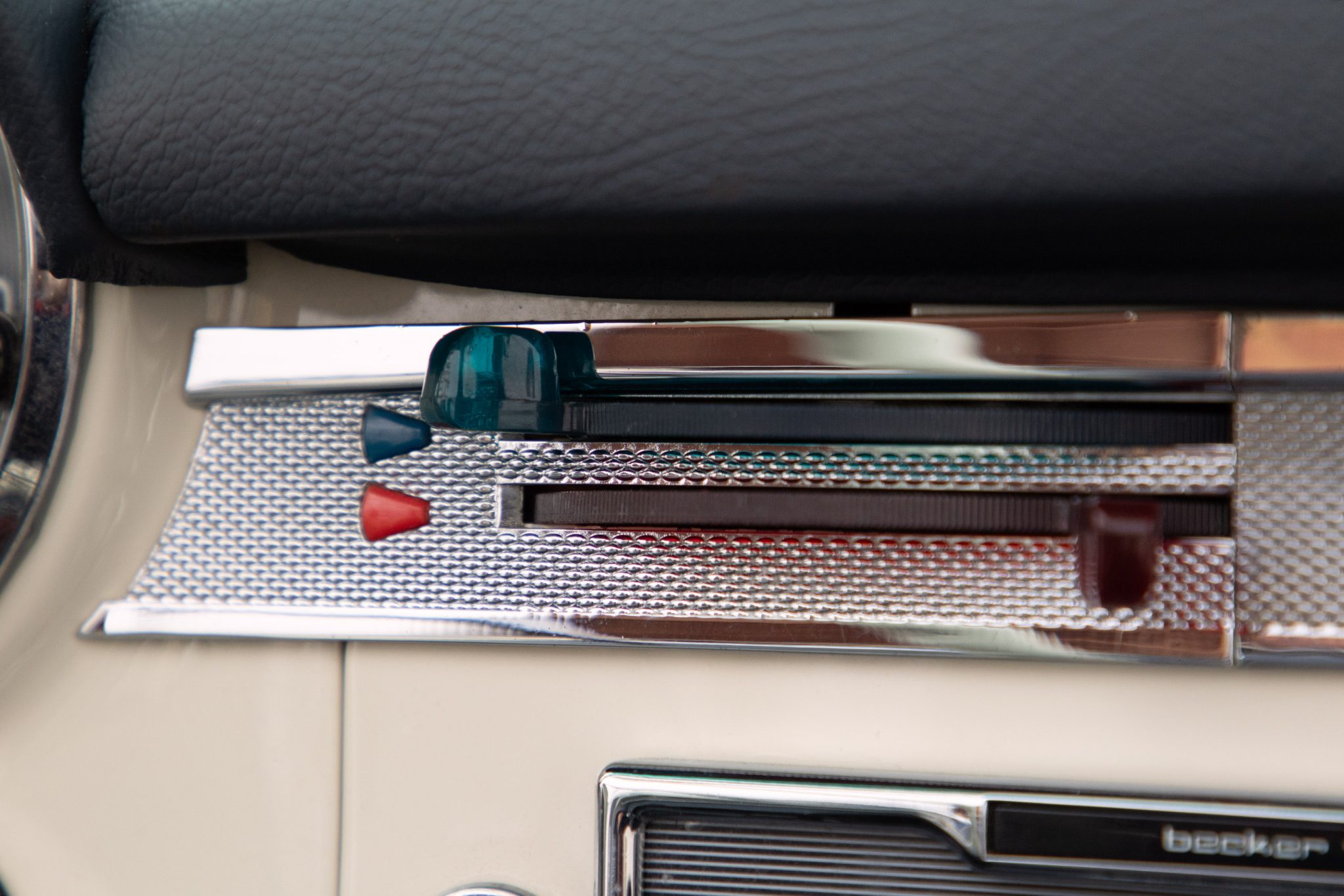 1965 Mercedes-Benz 230SL - Interior