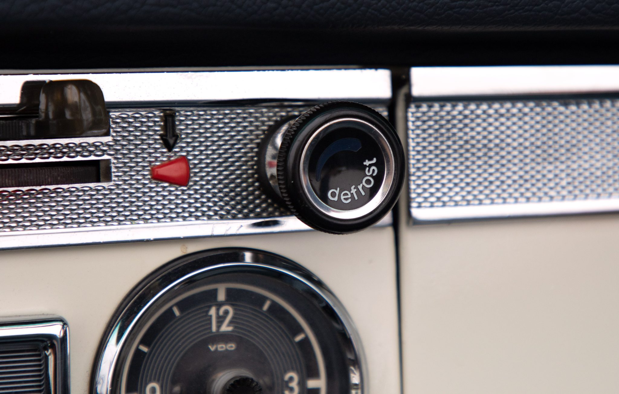 1965 Mercedes-Benz 230SL - Interior