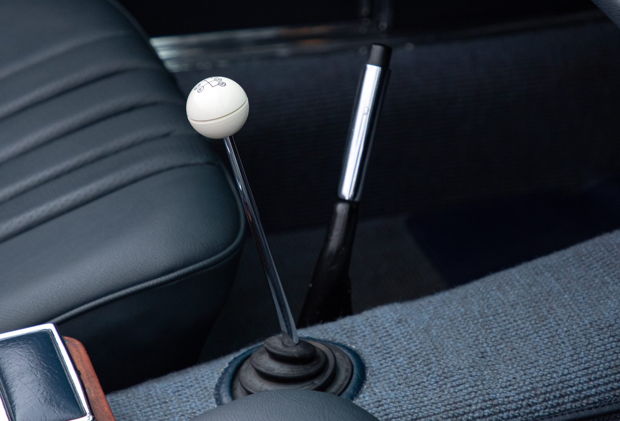 1965 Mercedes-Benz 230SL - Interior
