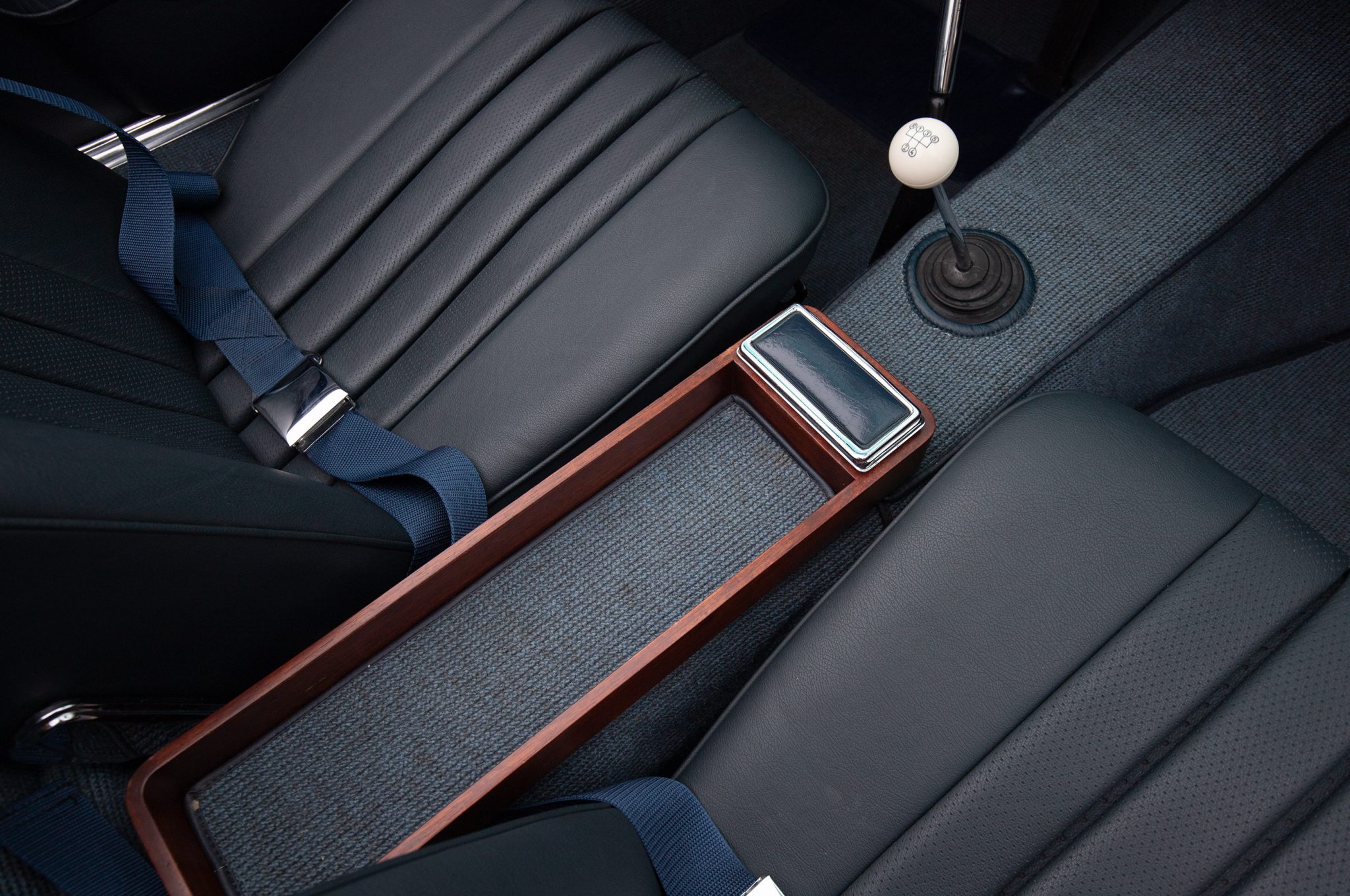 1965 Mercedes-Benz 230SL - Interior