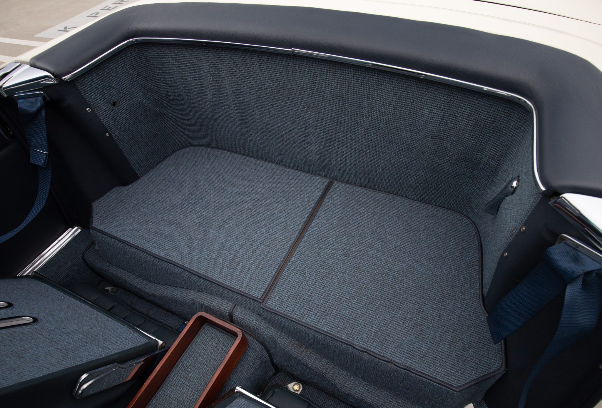1965 Mercedes-Benz 230SL - Interior