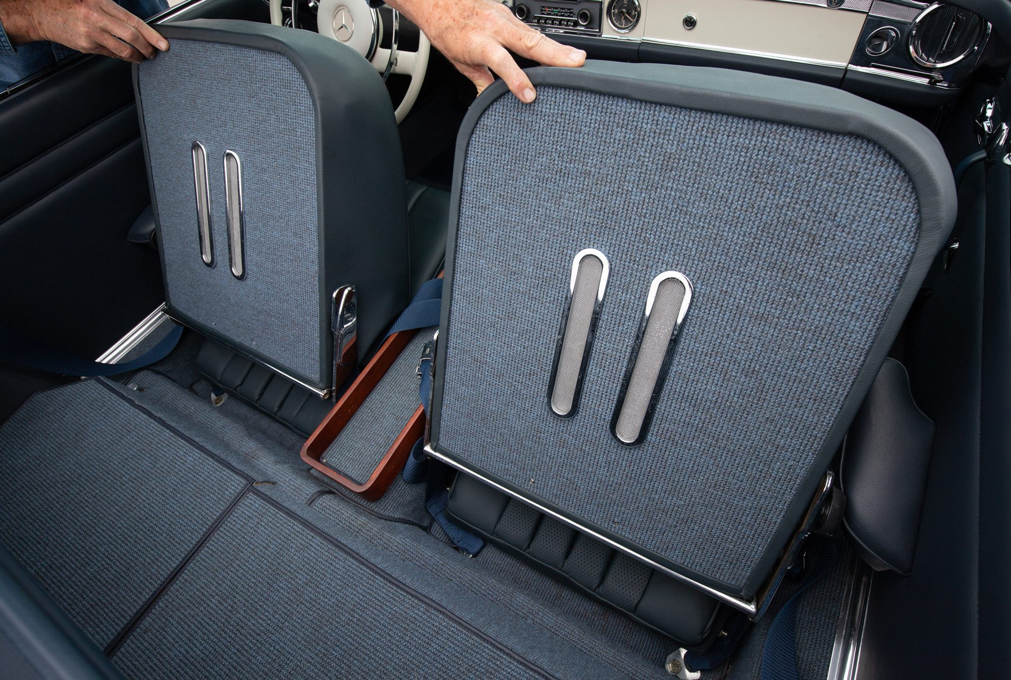 1965 Mercedes-Benz 230SL - Interior