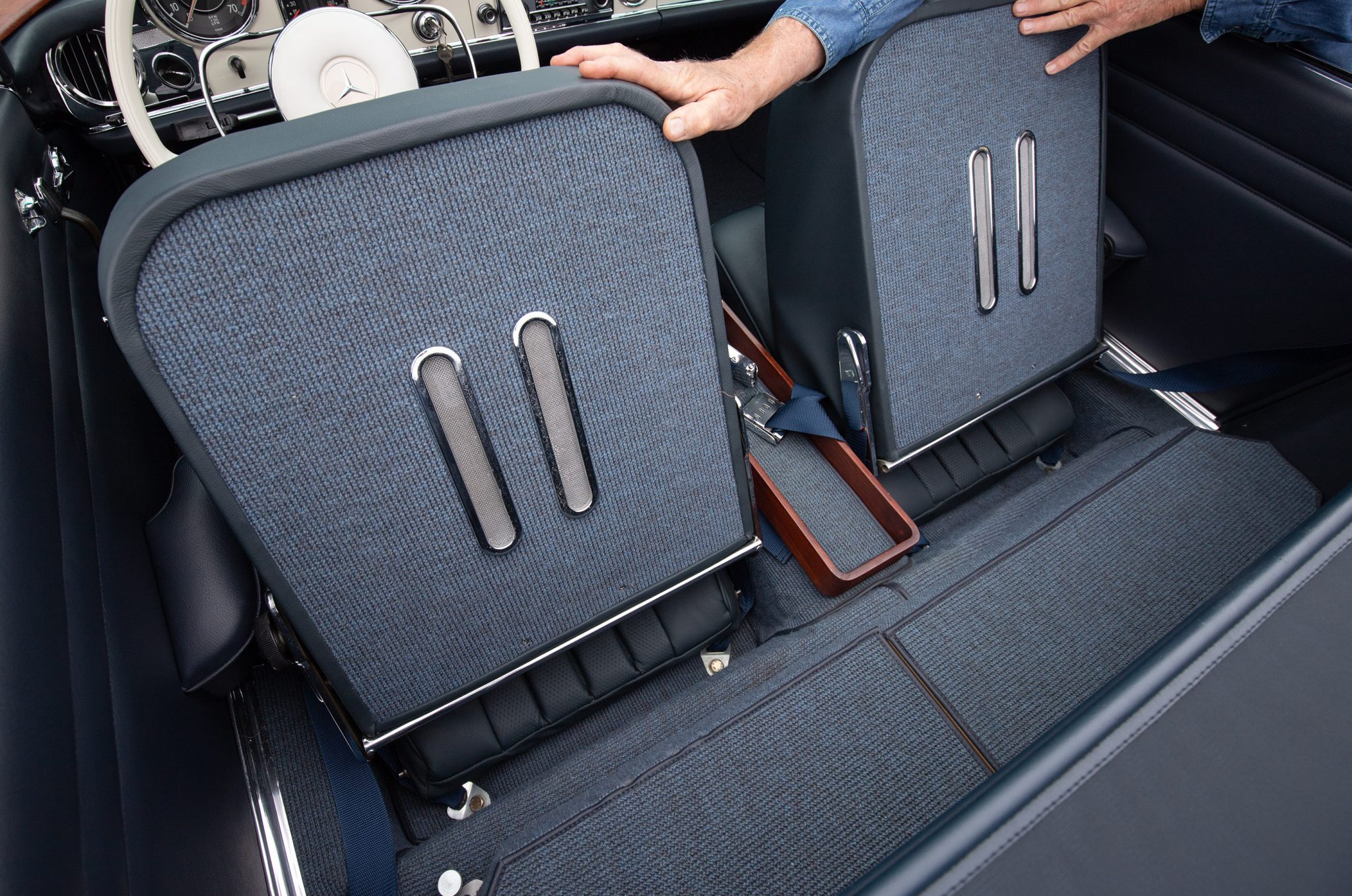 1965 Mercedes-Benz 230SL - Interior