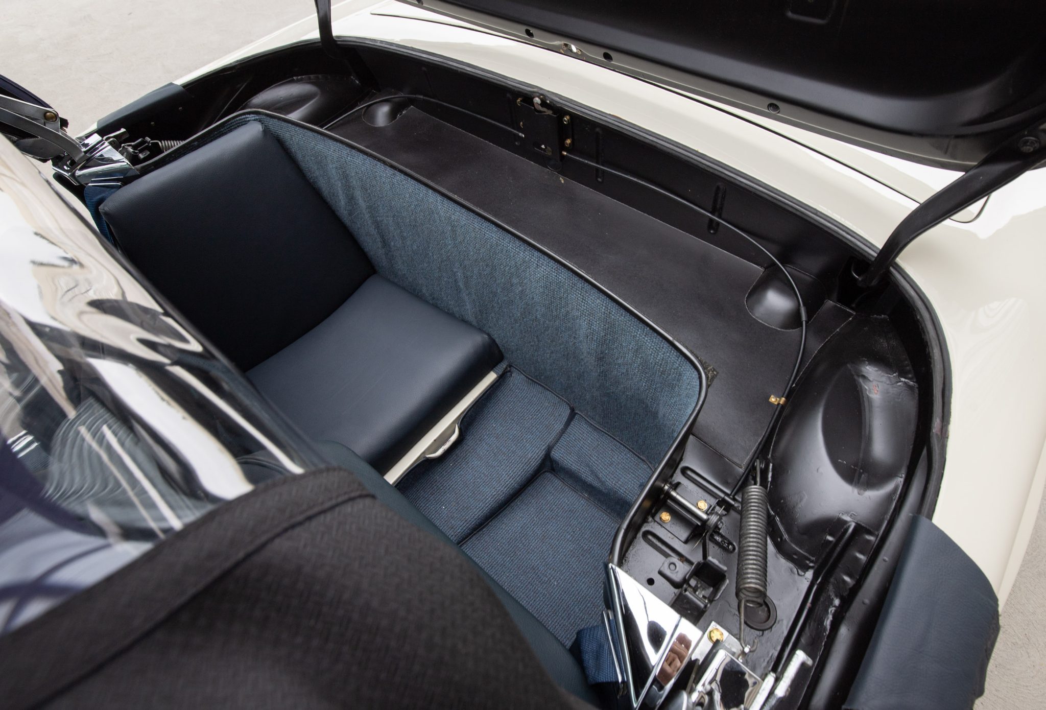 1965 Mercedes-Benz 230SL - Interior