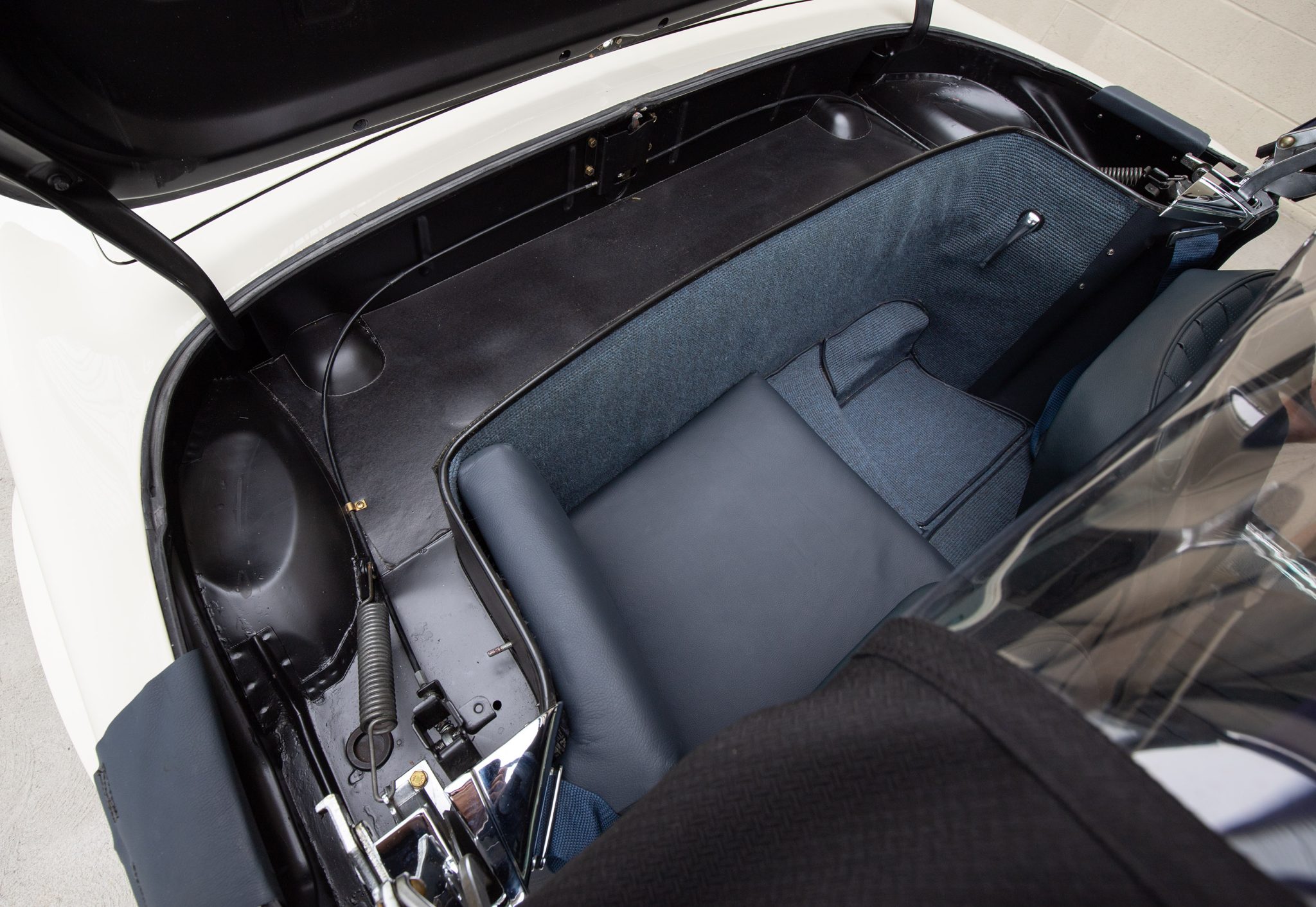 1965 Mercedes-Benz 230SL - Interior