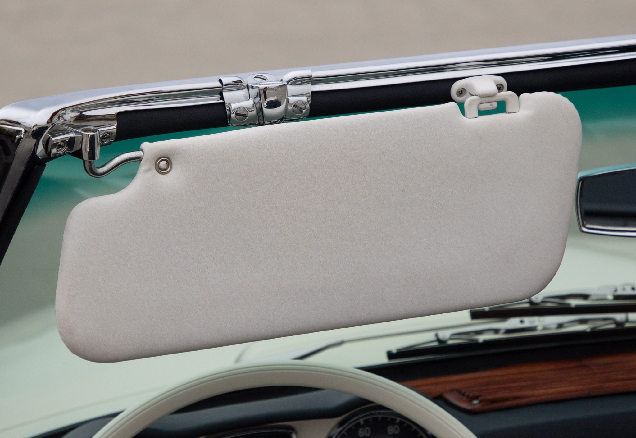 1965 Mercedes-Benz 230SL - Interior