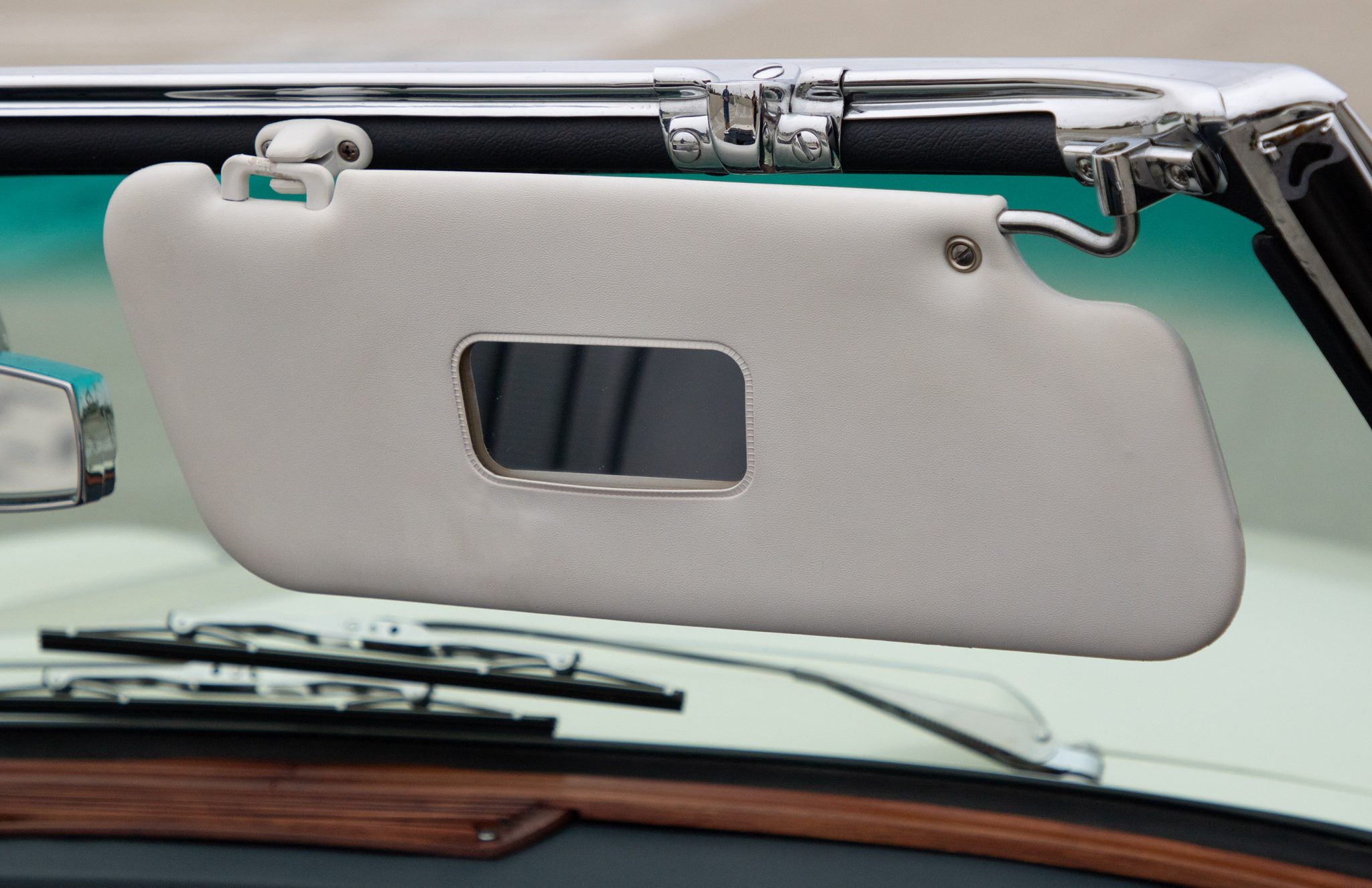 1965 Mercedes-Benz 230SL - Interior