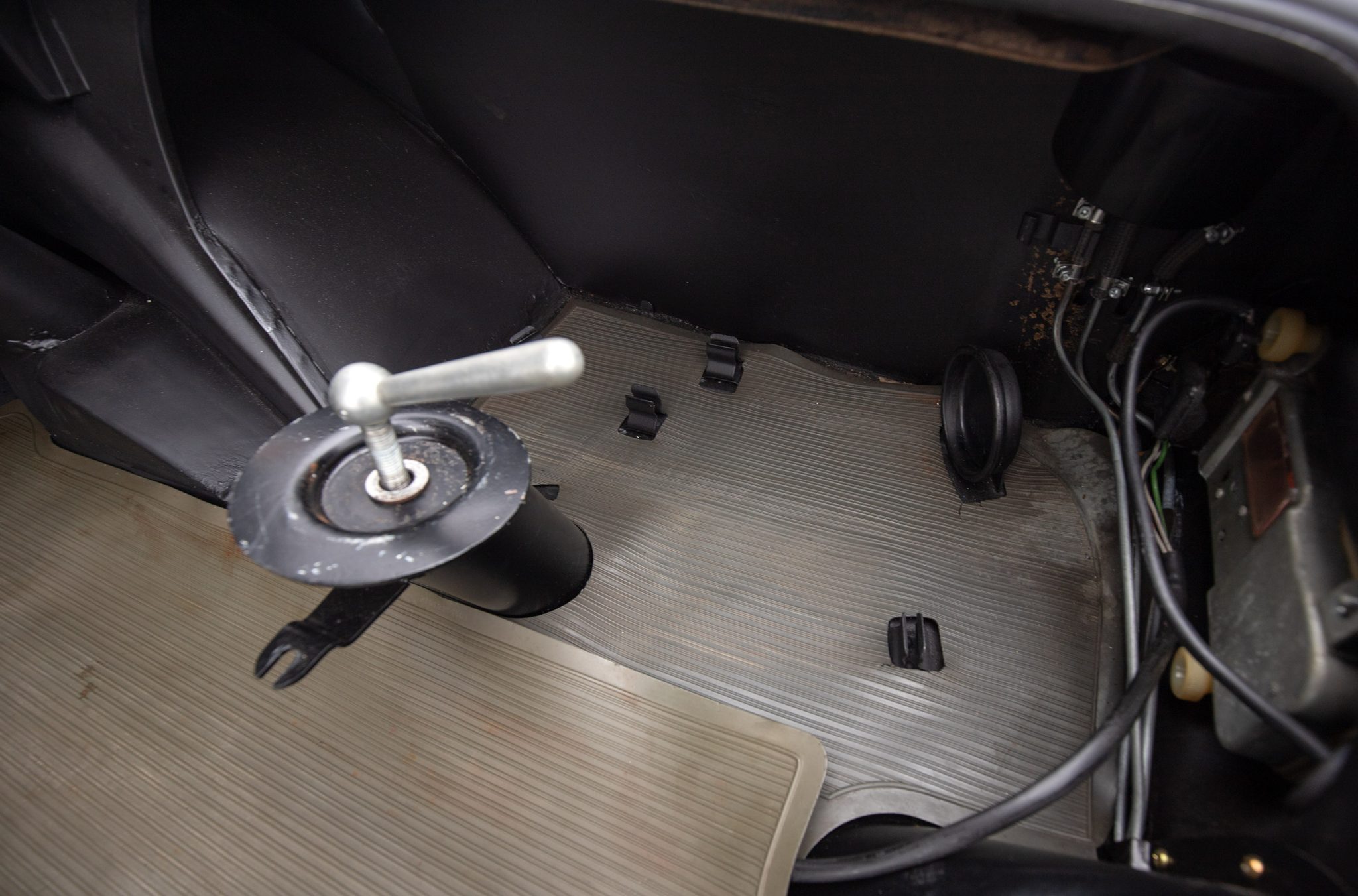 1965 Mercedes-Benz 230SL - Interior