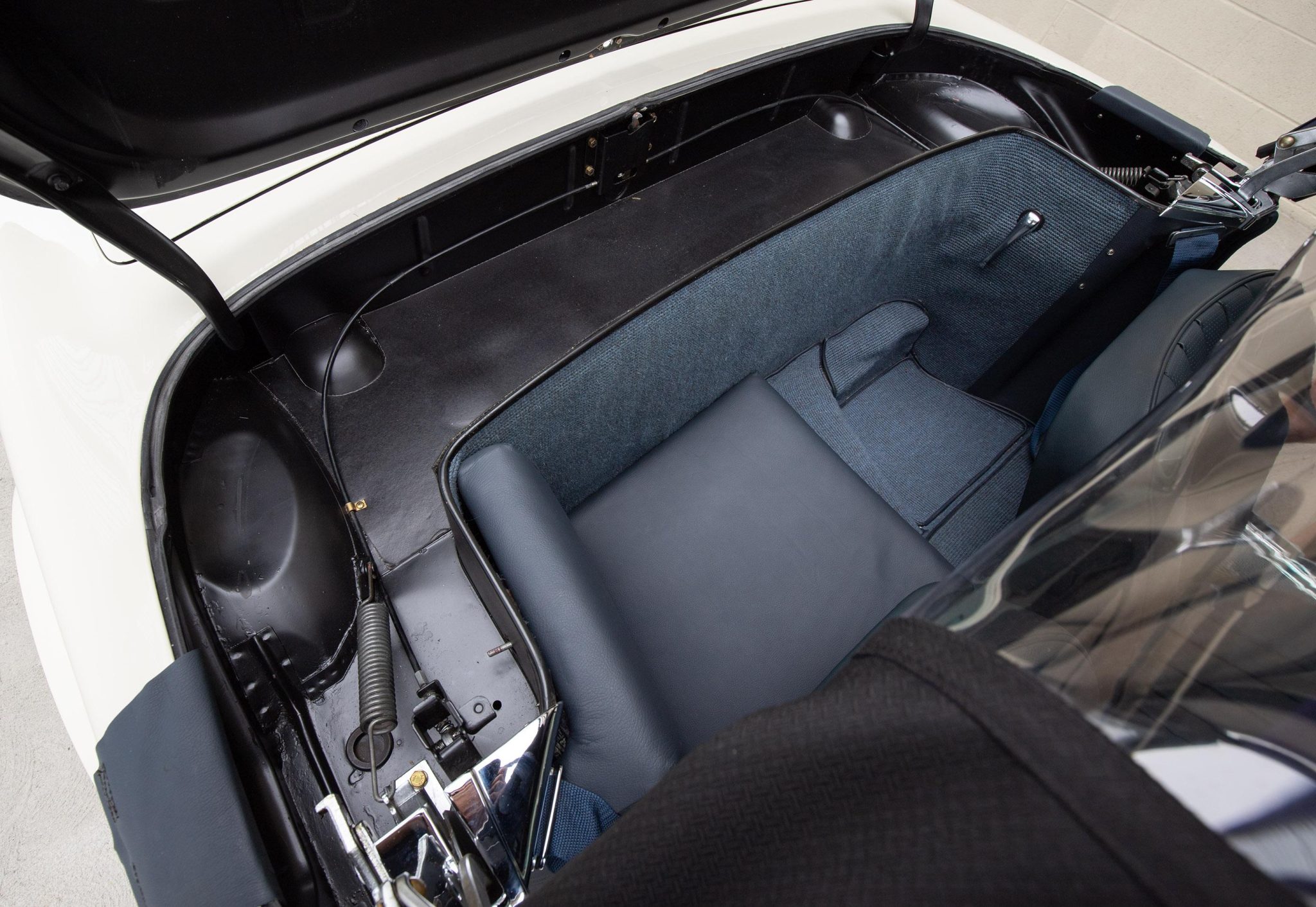1965 Mercedes-Benz 230SL - Interior