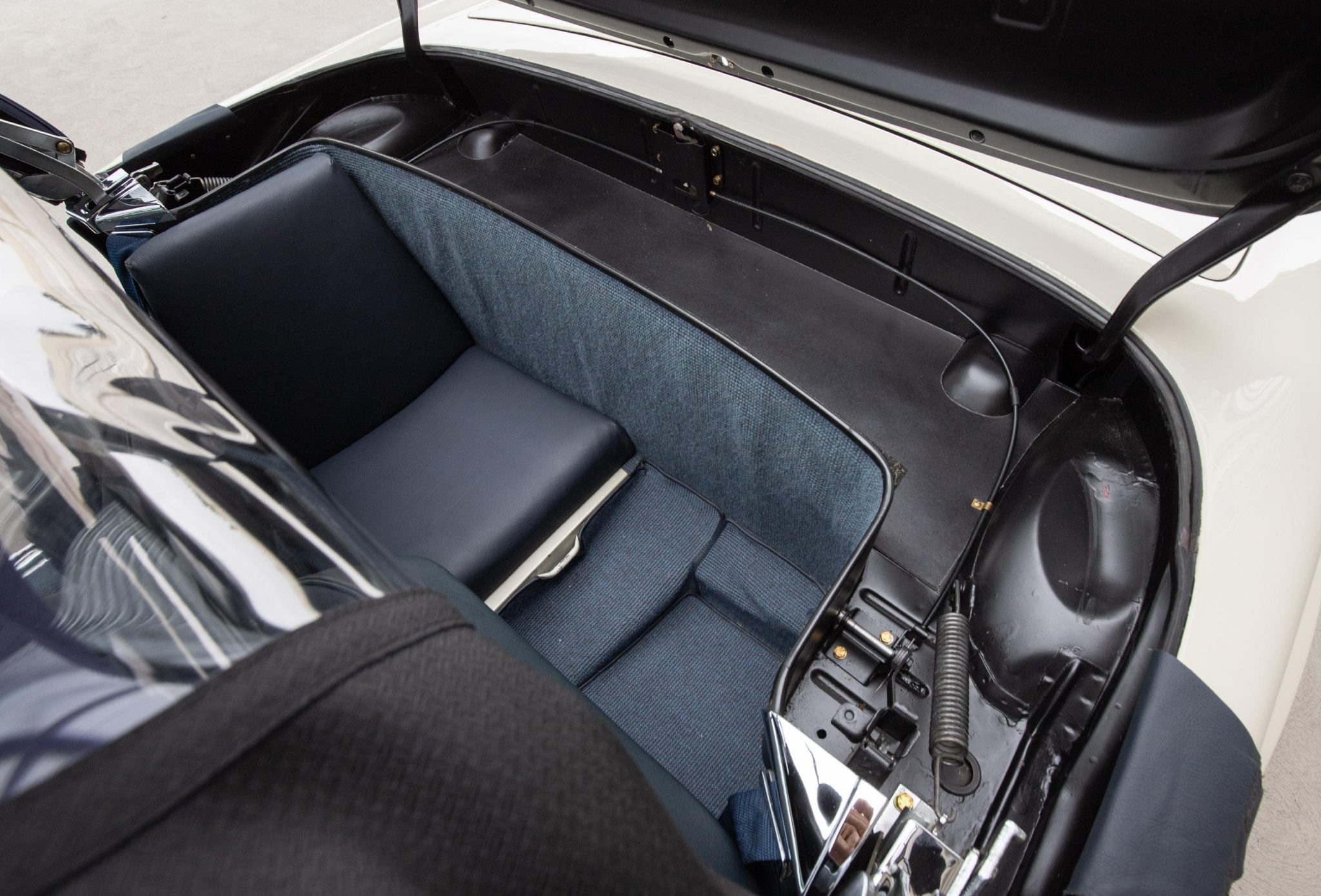 1965 Mercedes-Benz 230SL - Interior