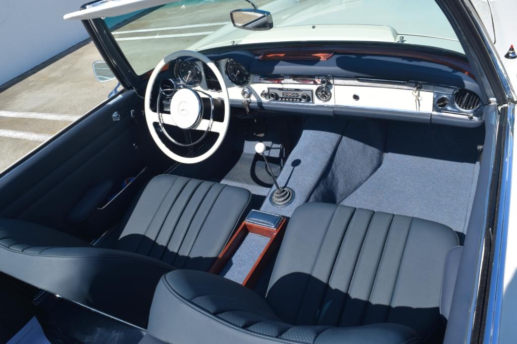 1965 Mercedes-Benz 230SL - Interior