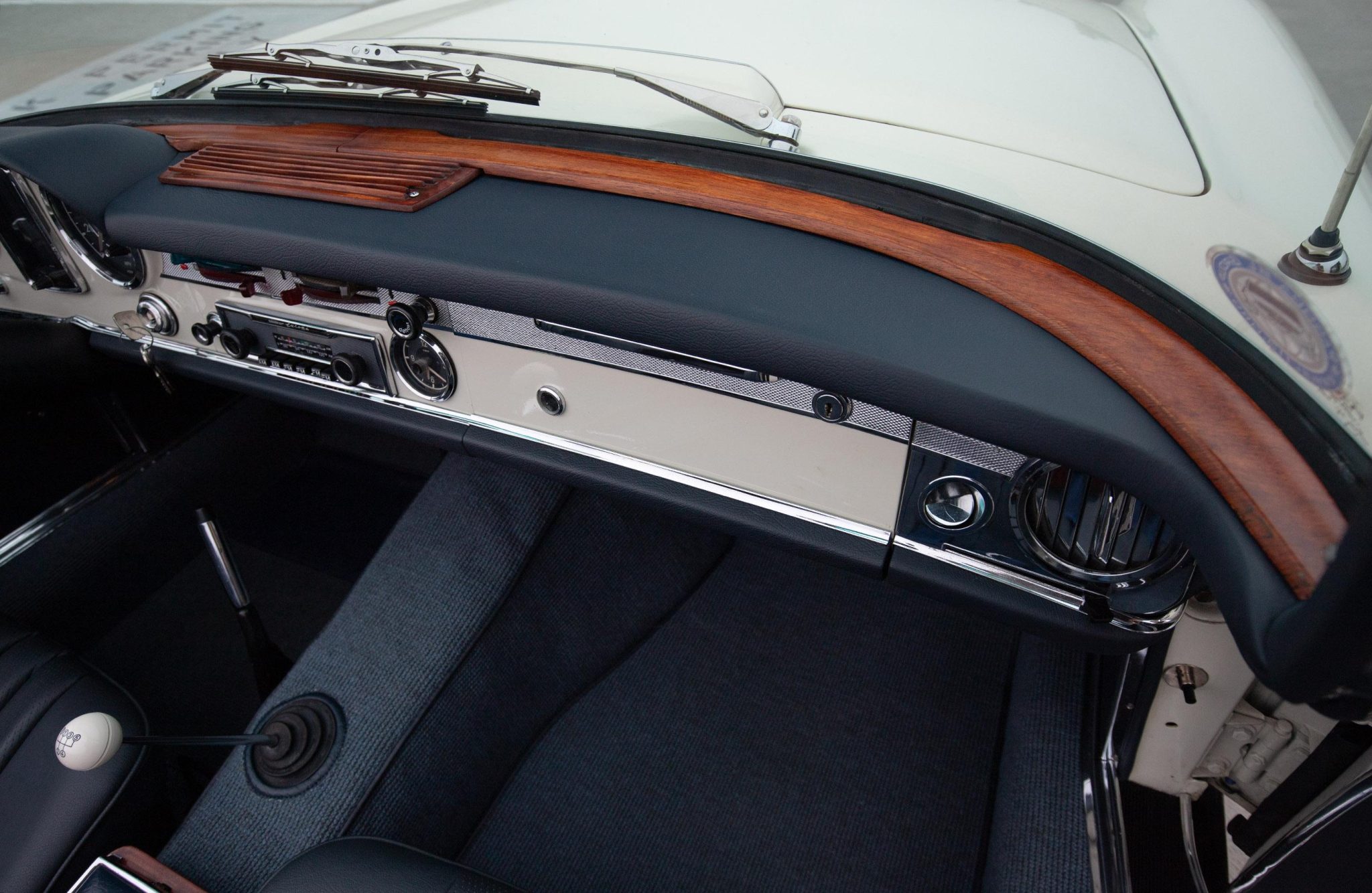 1965 Mercedes-Benz 230SL - Interior