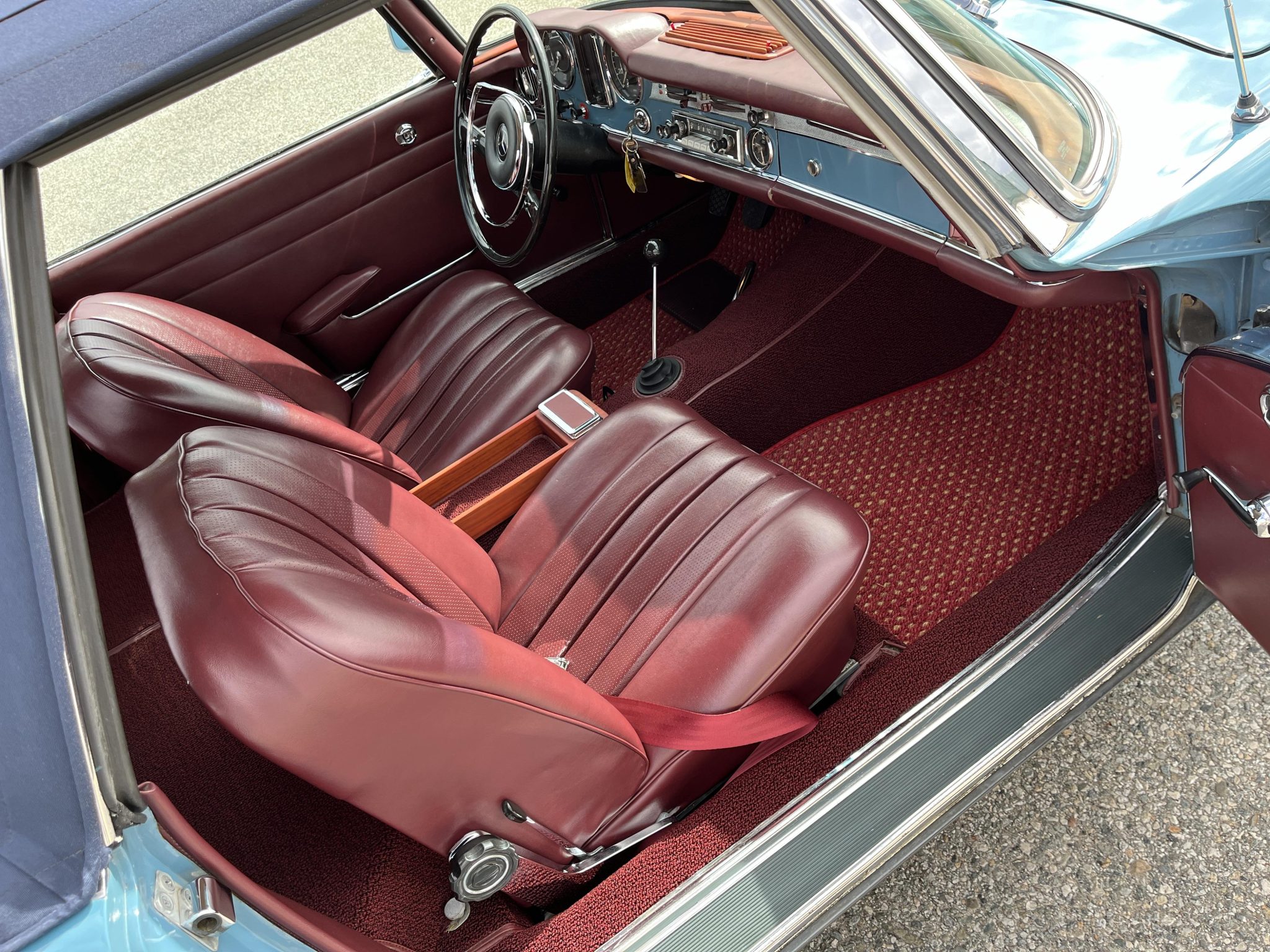1966 Mercedes-Benz 230SL - Interior