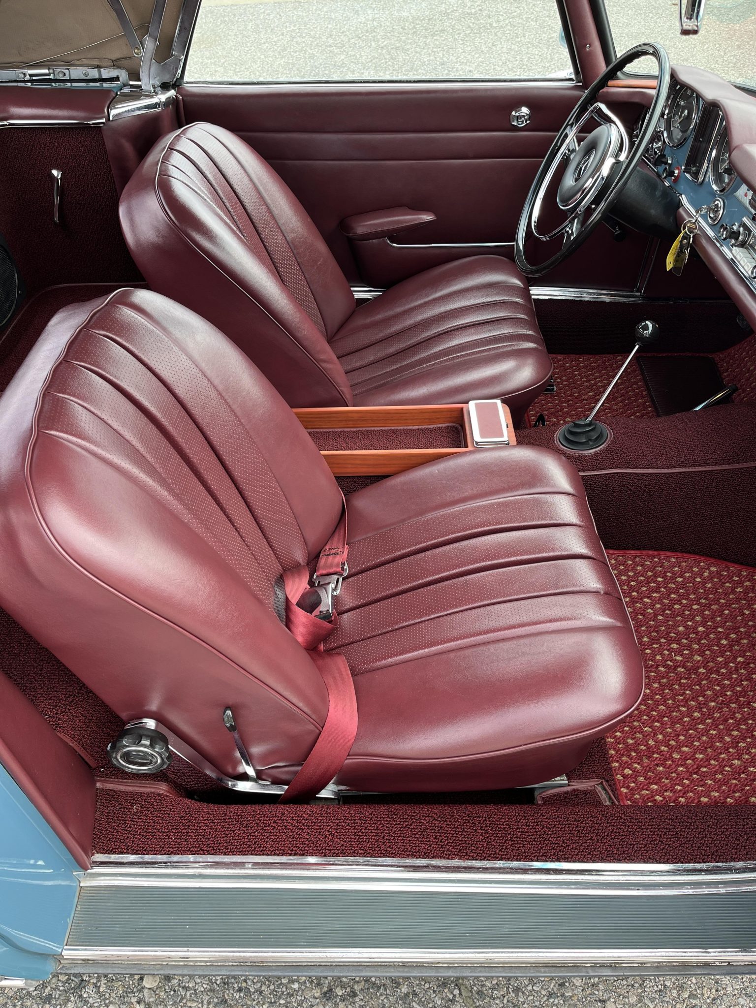 1966 Mercedes-Benz 230SL - Interior