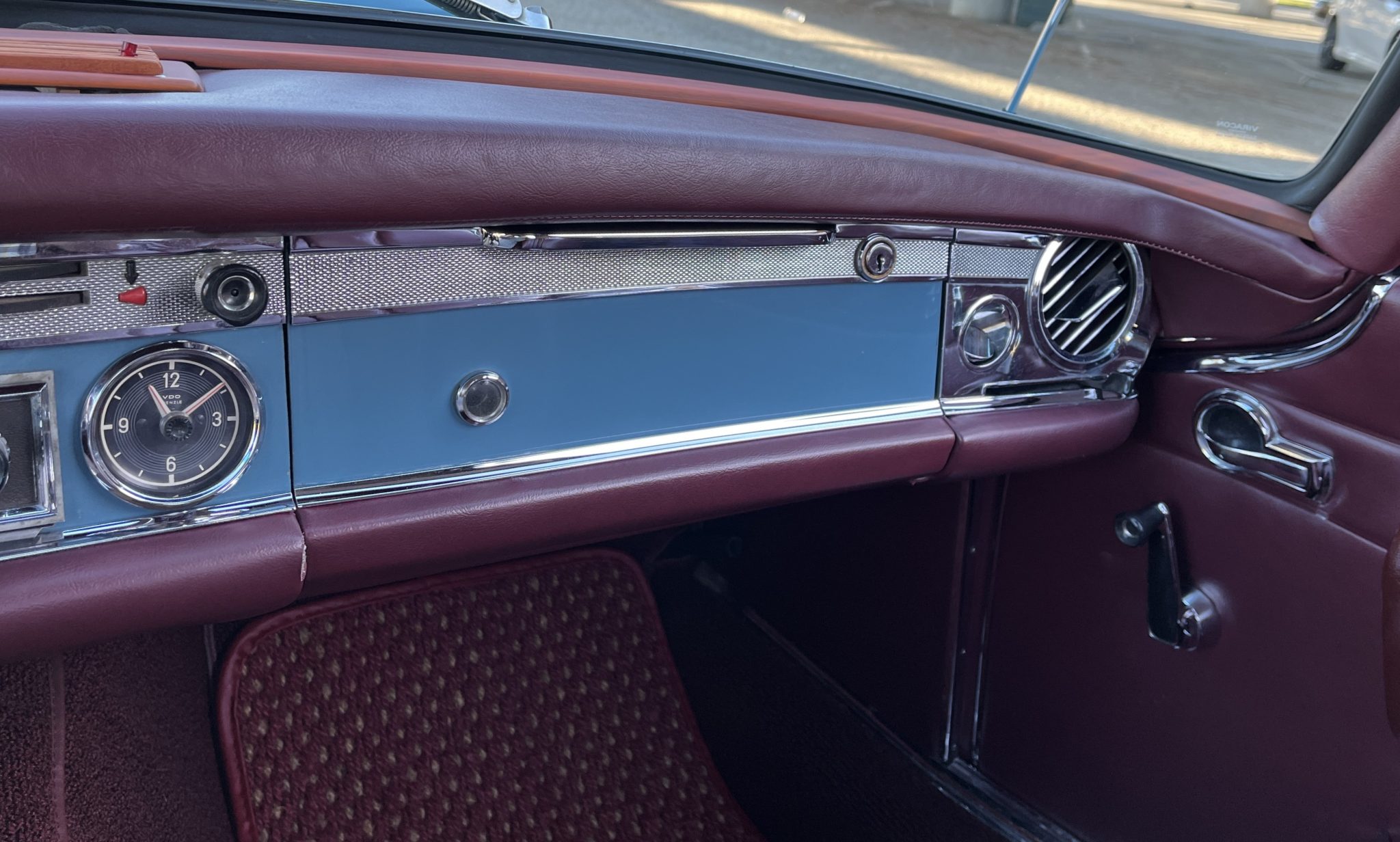 1966 Mercedes-Benz 230SL - Interior