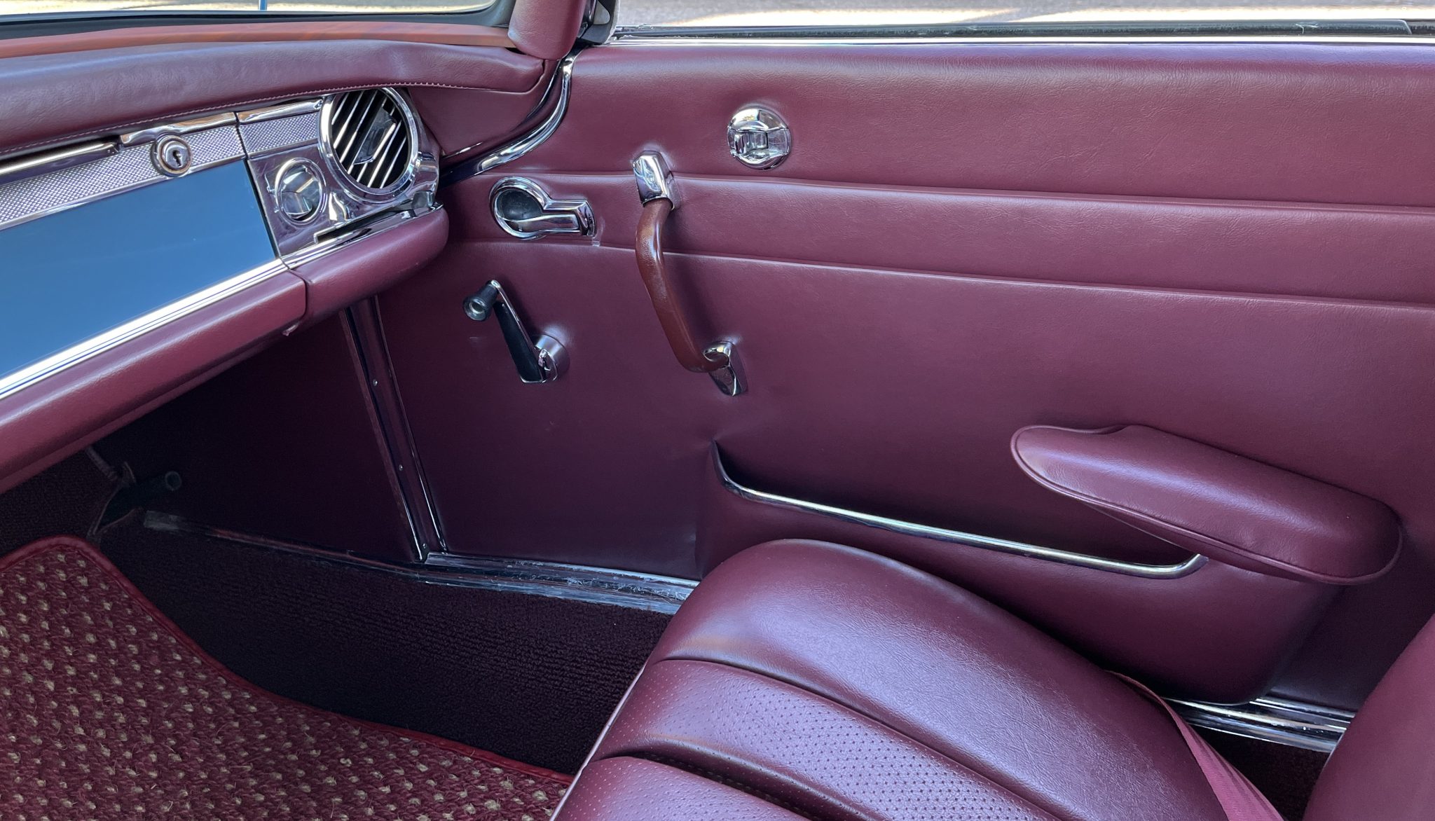 1966 Mercedes-Benz 230SL - Interior