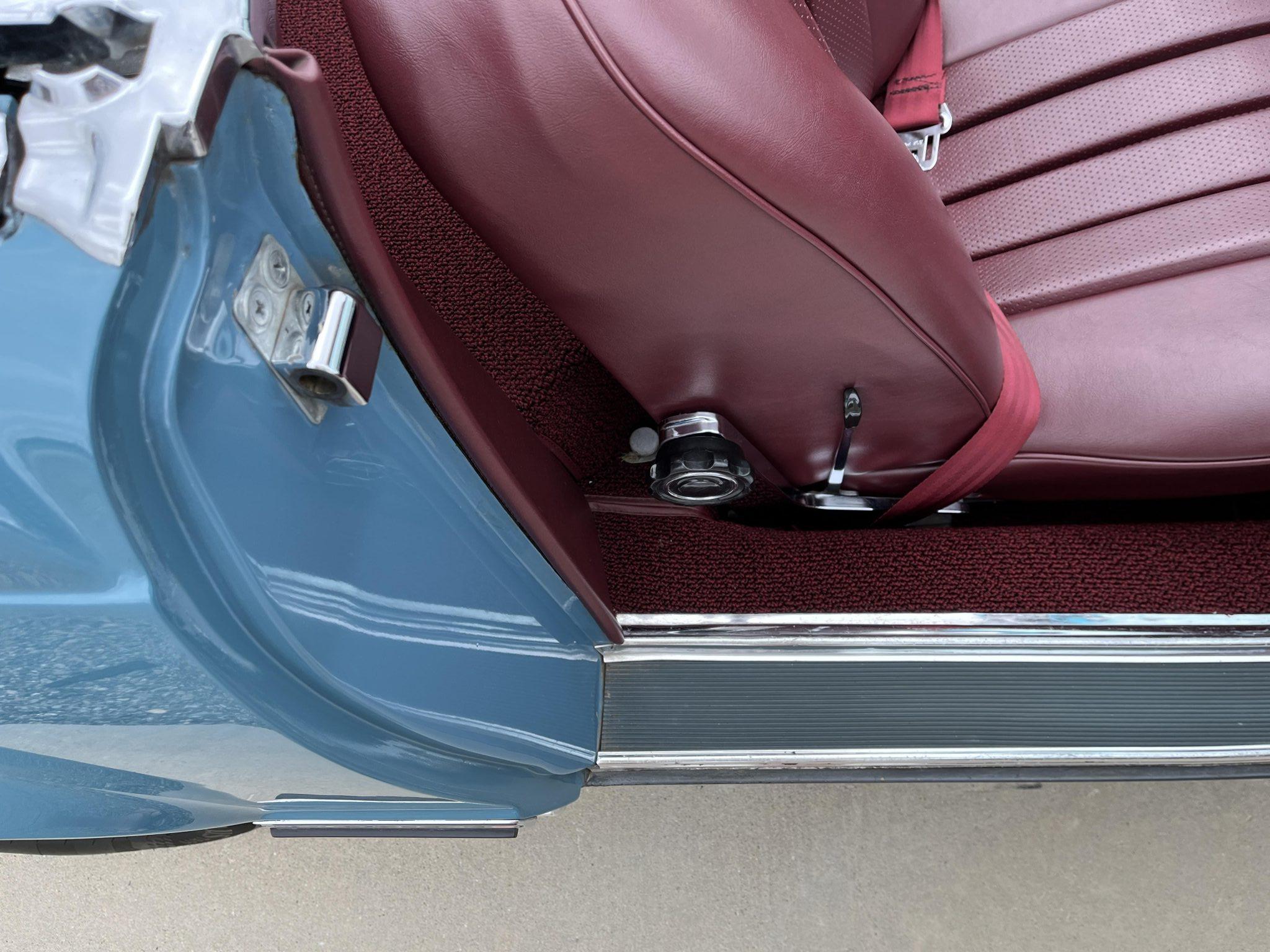 1966 Mercedes-Benz 230SL - Interior
