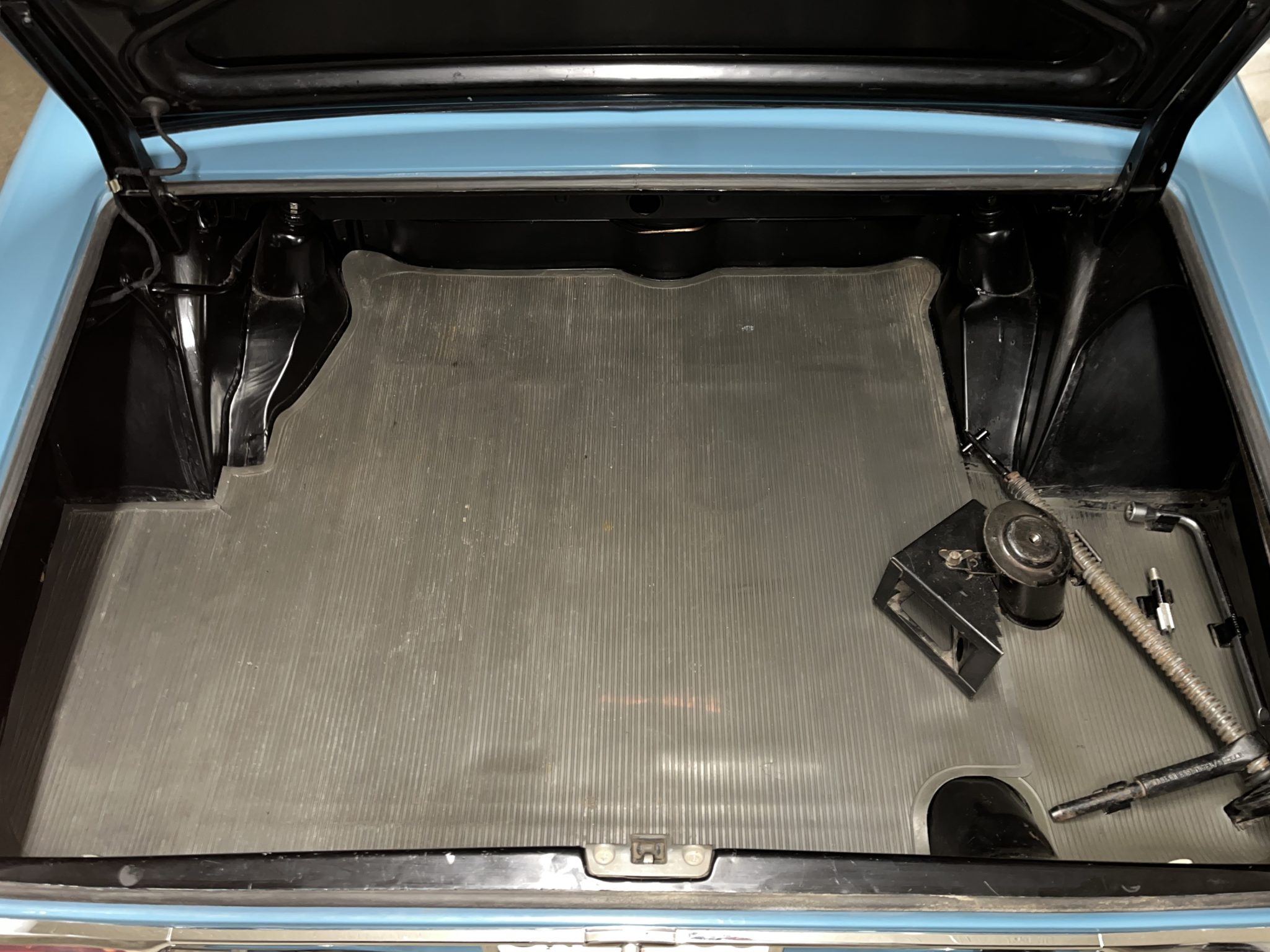 1966 Mercedes-Benz 230SL - Interior