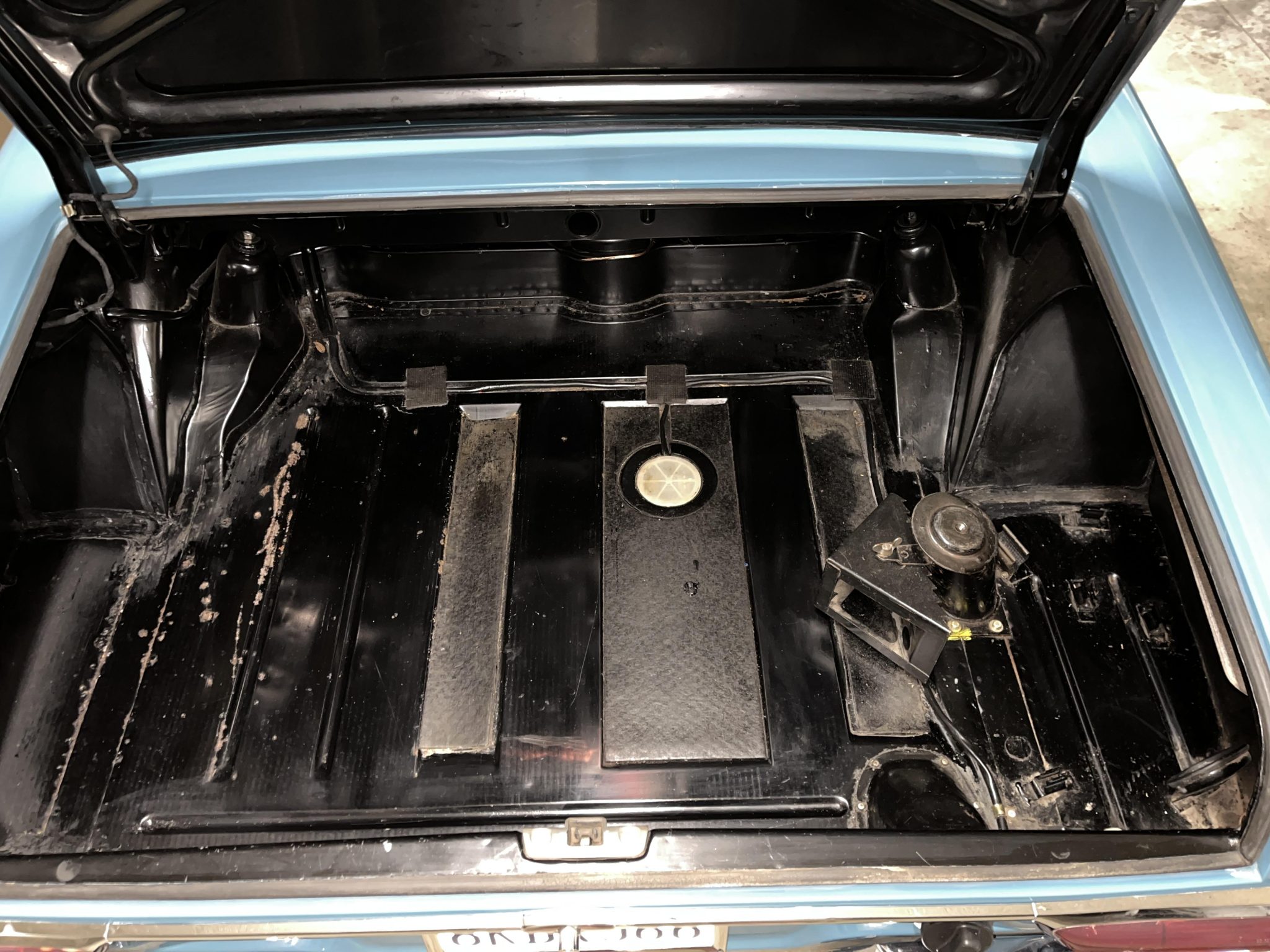 1966 Mercedes-Benz 230SL - Interior