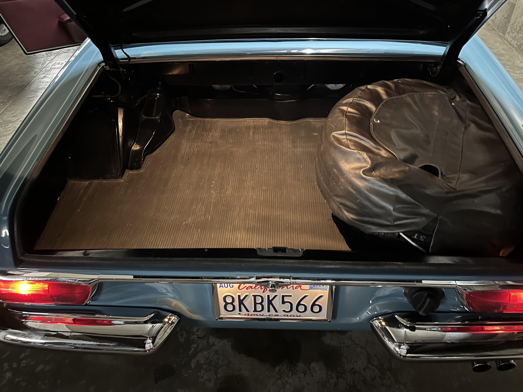 1966 Mercedes-Benz 230SL - Interior