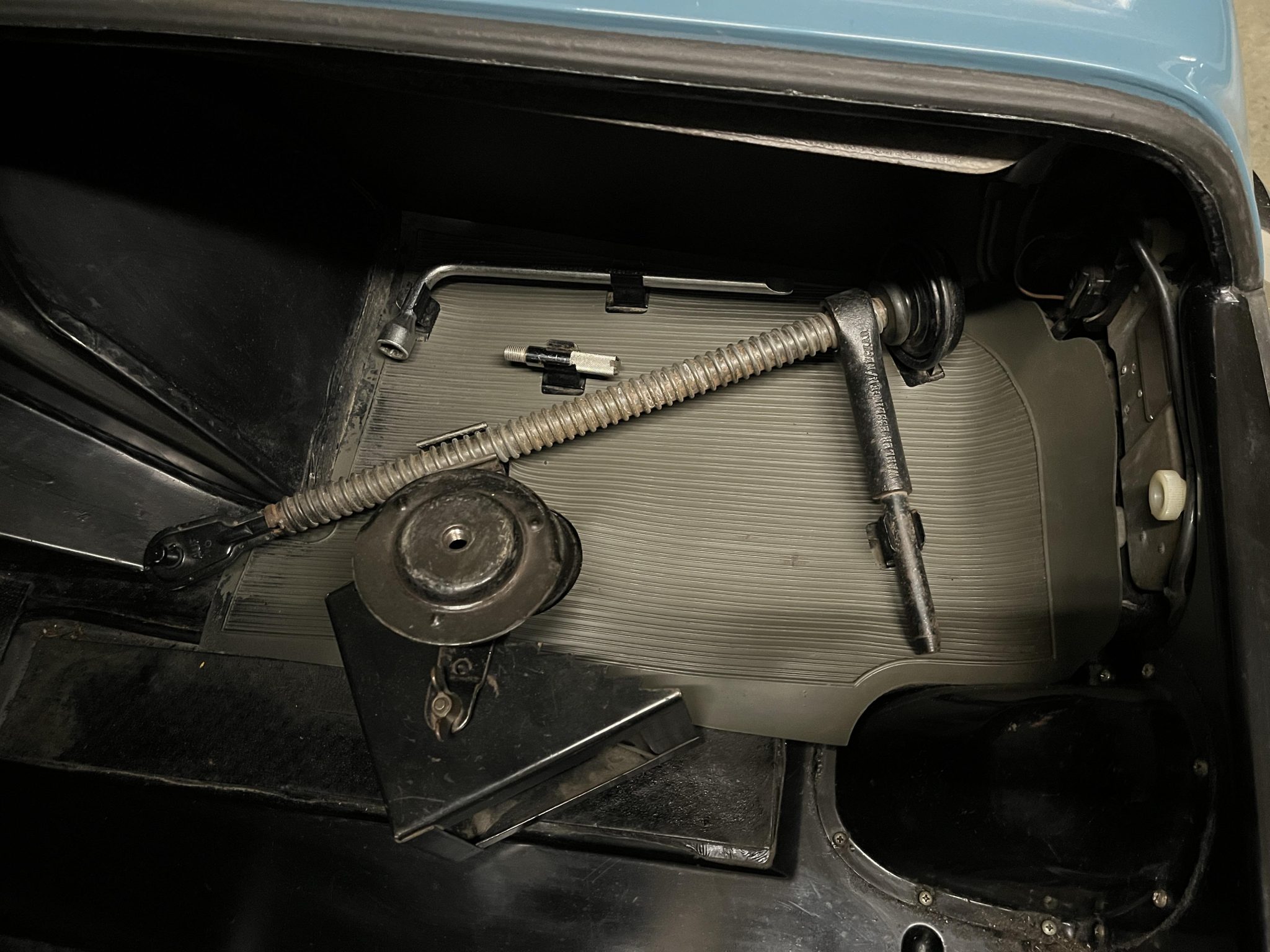 1966 Mercedes-Benz 230SL - Interior