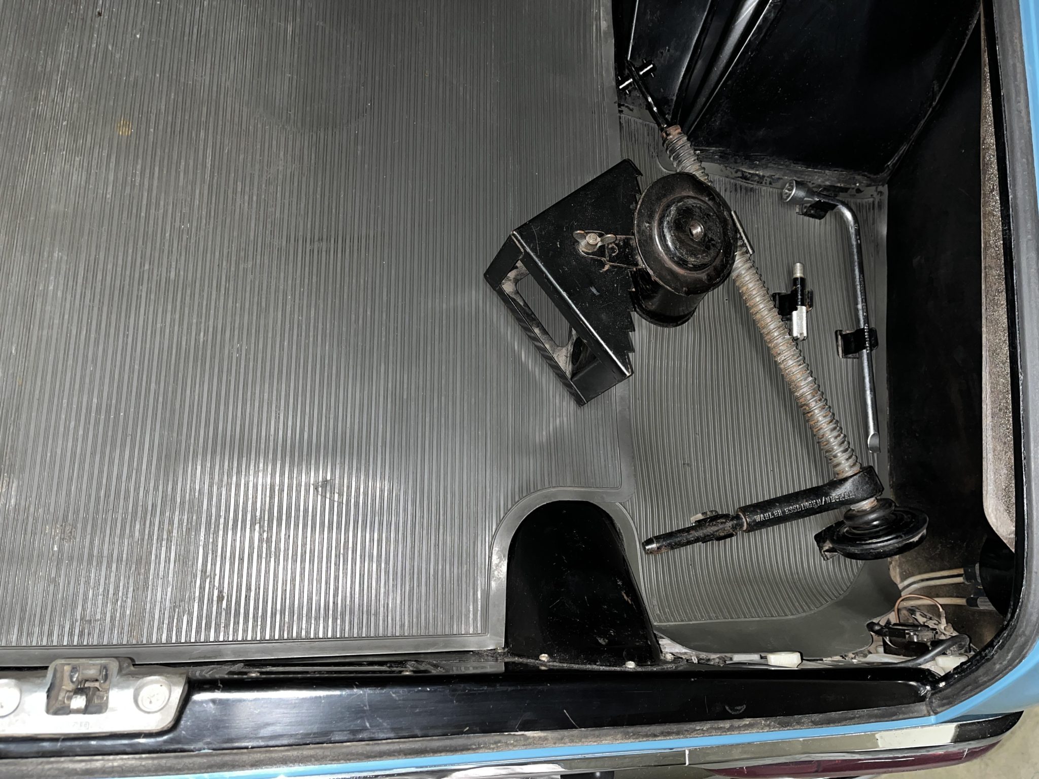 1966 Mercedes-Benz 230SL - Interior