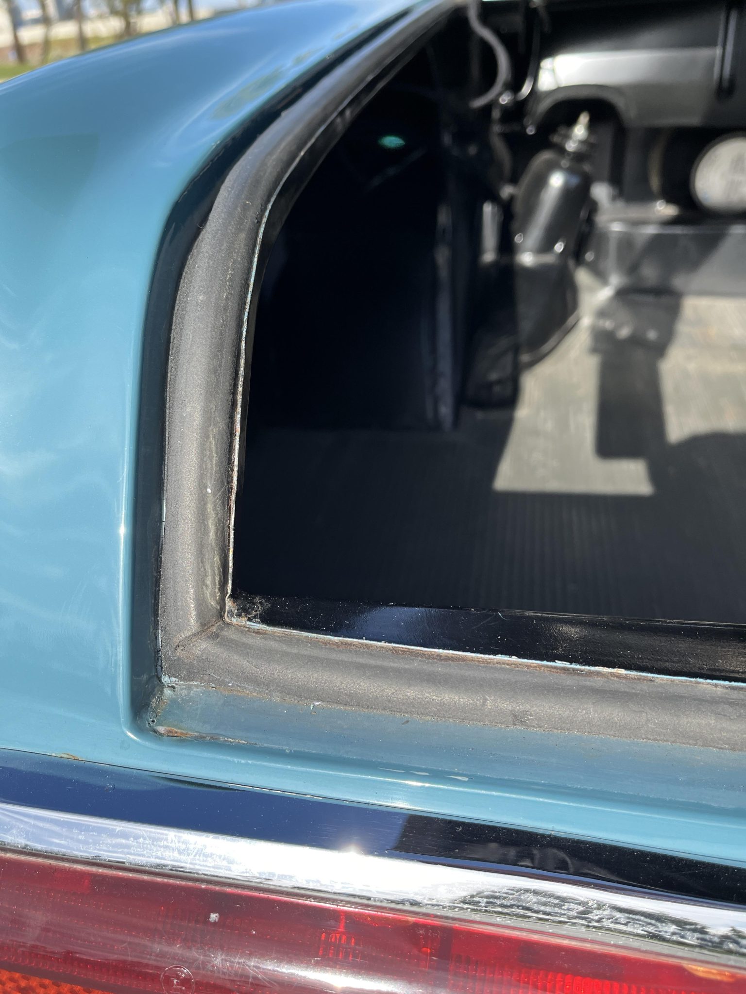 1966 Mercedes-Benz 230SL - Interior