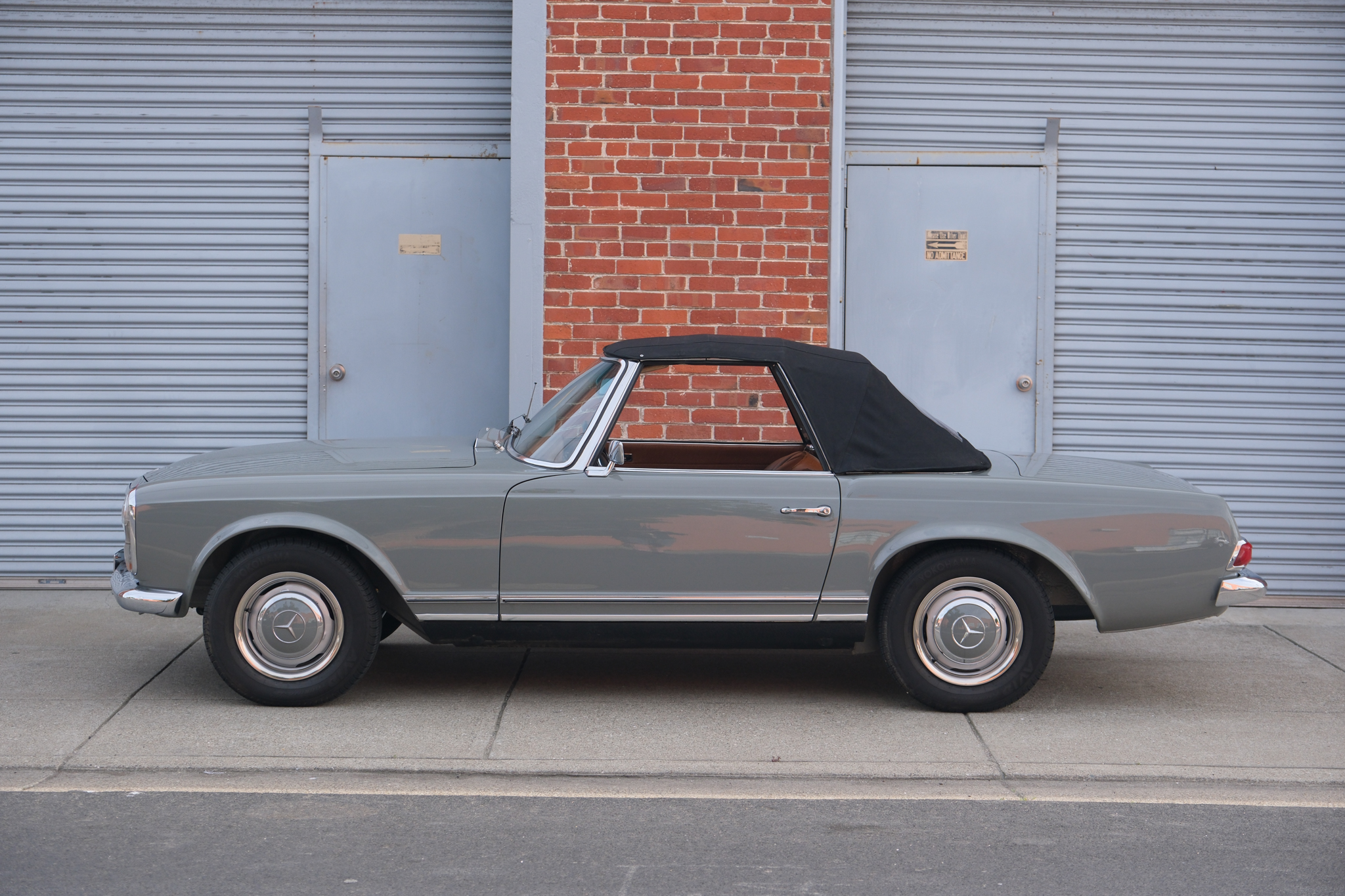 1967 Mercedes-Benz 250SL - Exterior