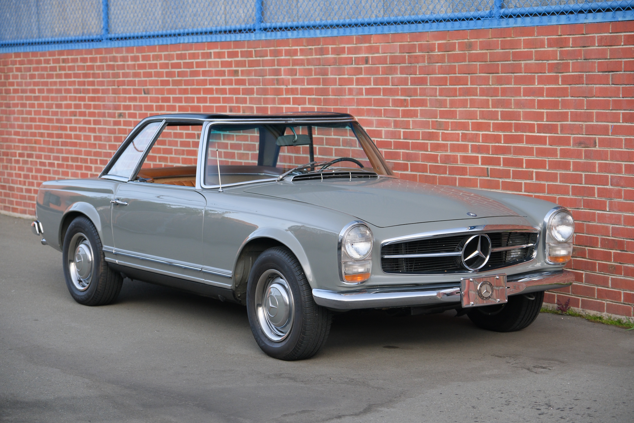 1967 Mercedes-Benz 250SL - Exterior