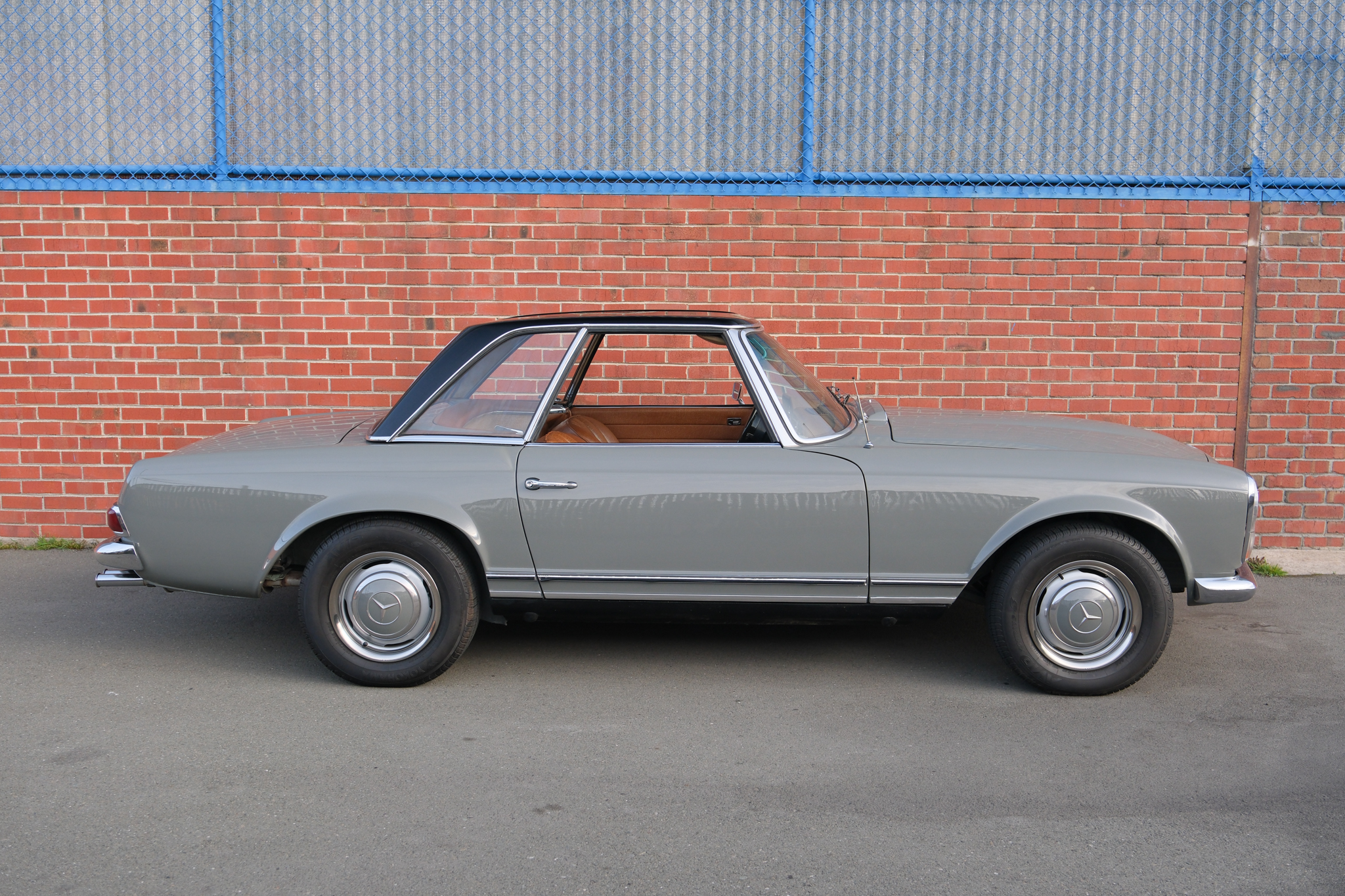 1967 Mercedes-Benz 250SL - Exterior