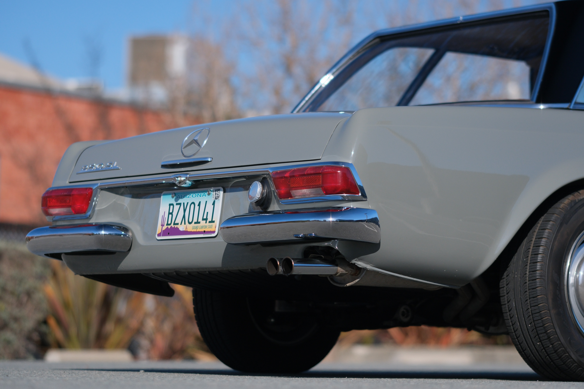1967 Mercedes-Benz 250SL - Exterior