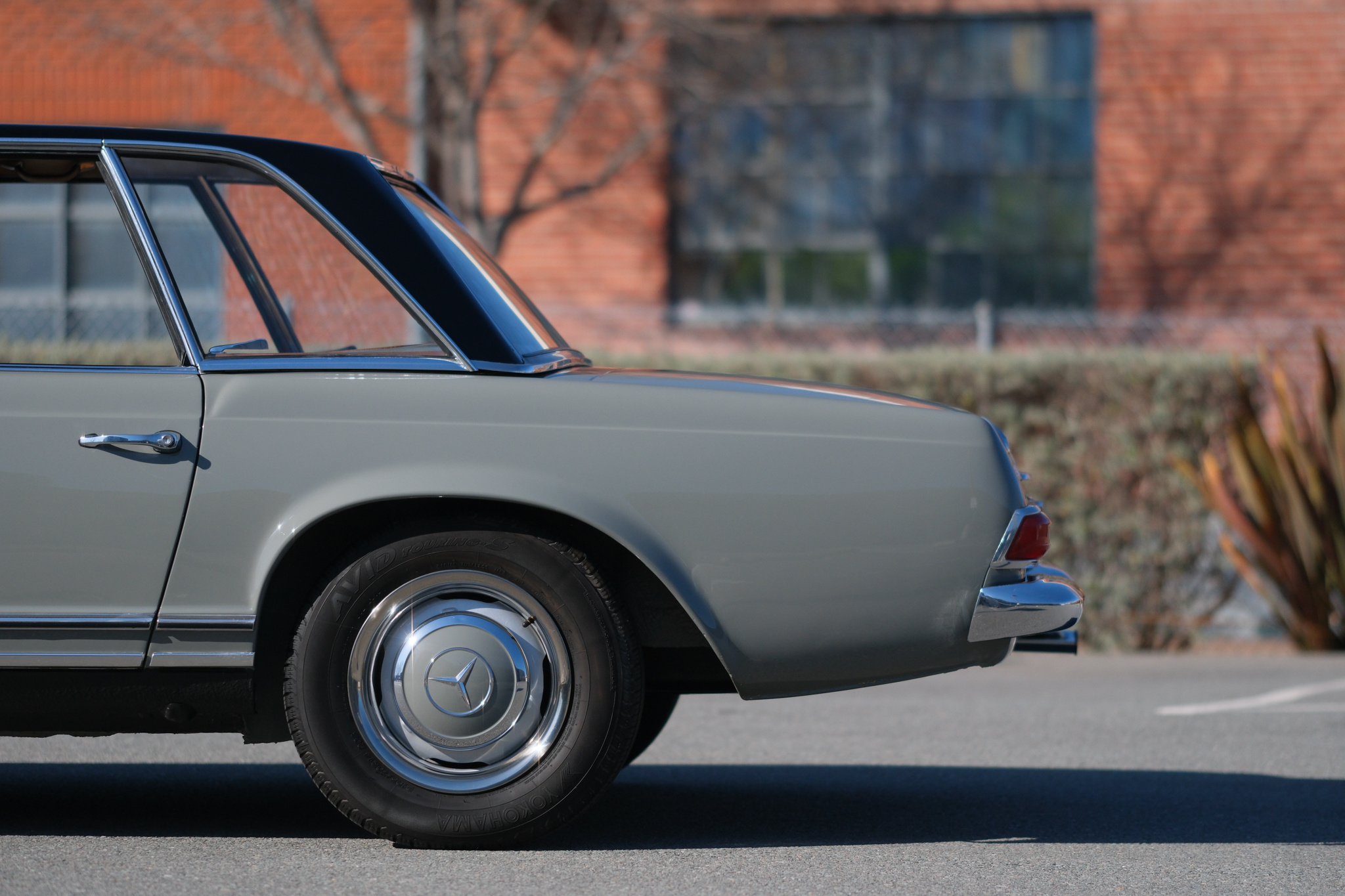 1967 Mercedes-Benz 250SL - Exterior