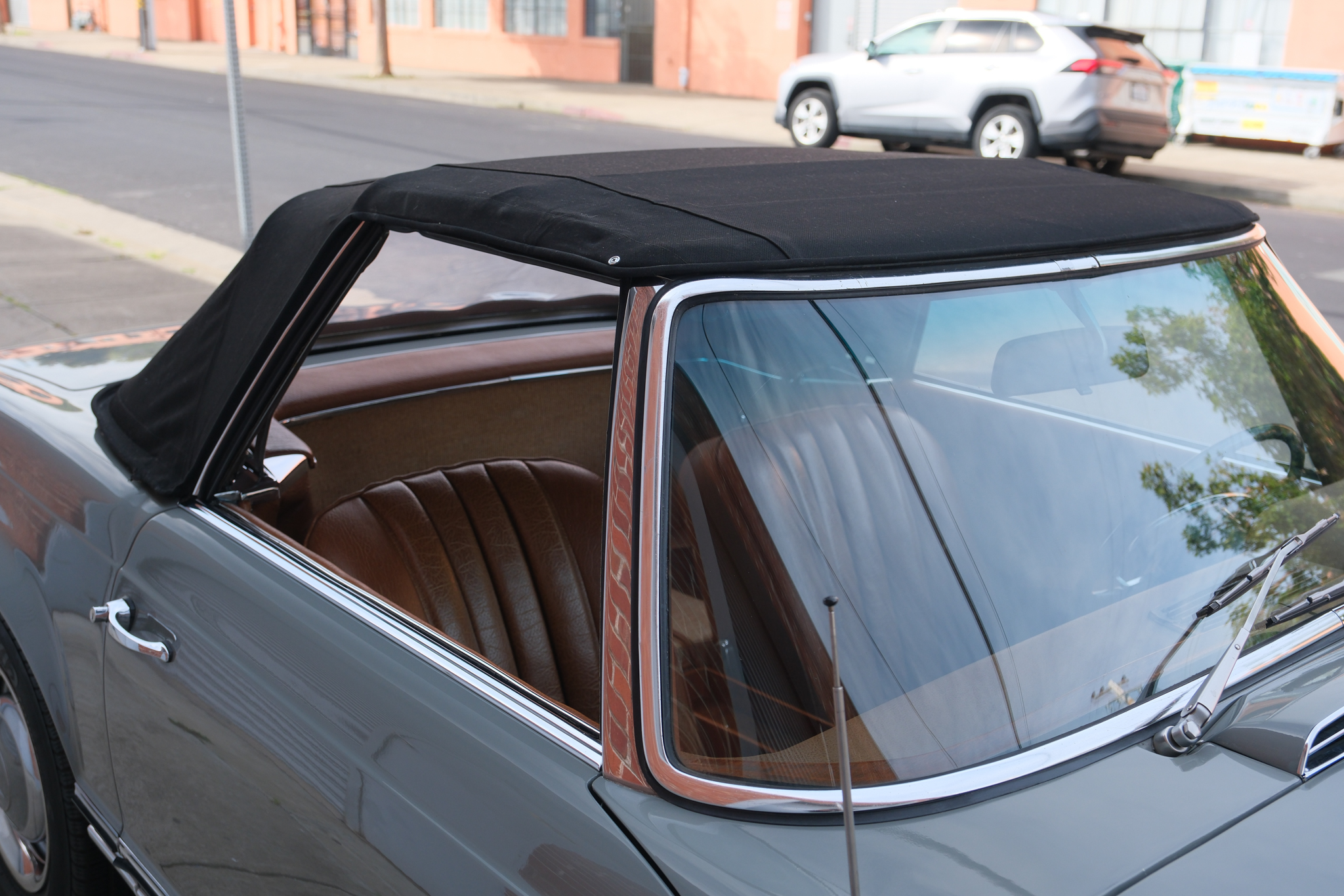 1967 Mercedes-Benz 250SL - Exterior