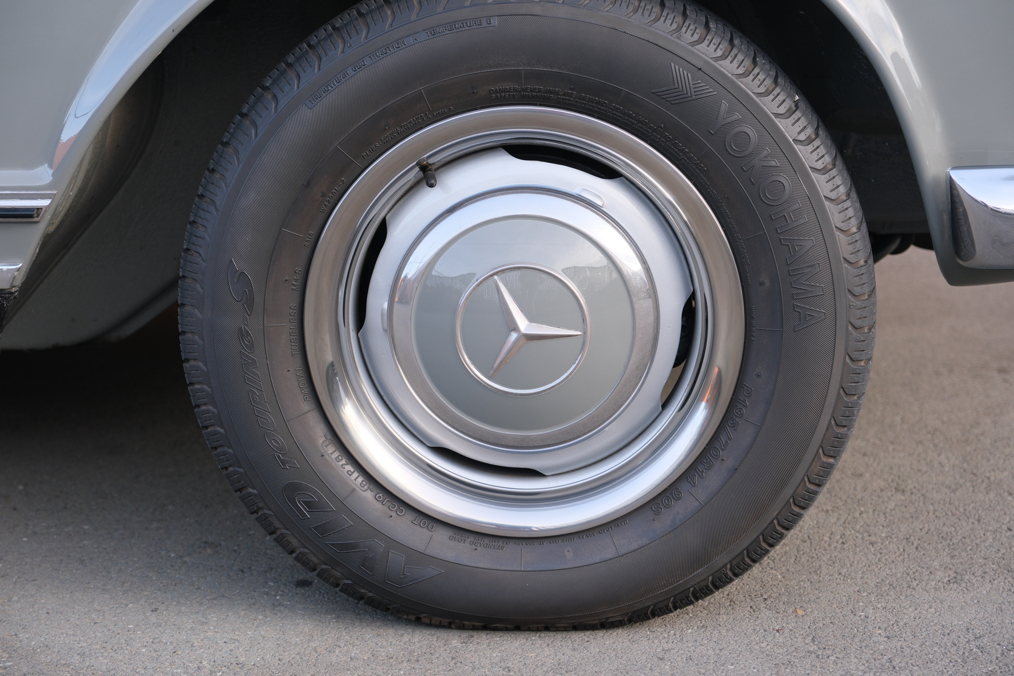 1967 Mercedes-Benz 250SL - Exterior