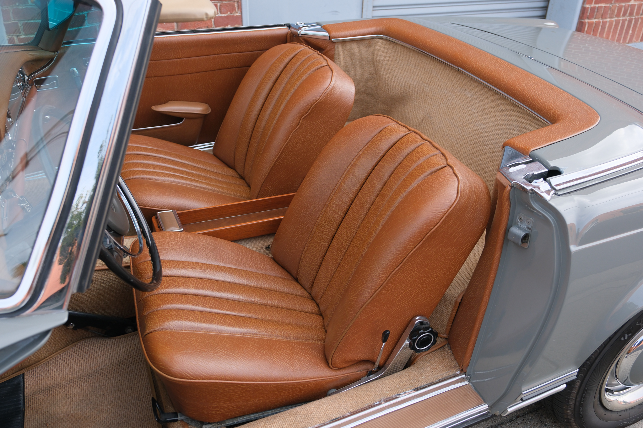 1967 Mercedes-Benz 250SL - Exterior