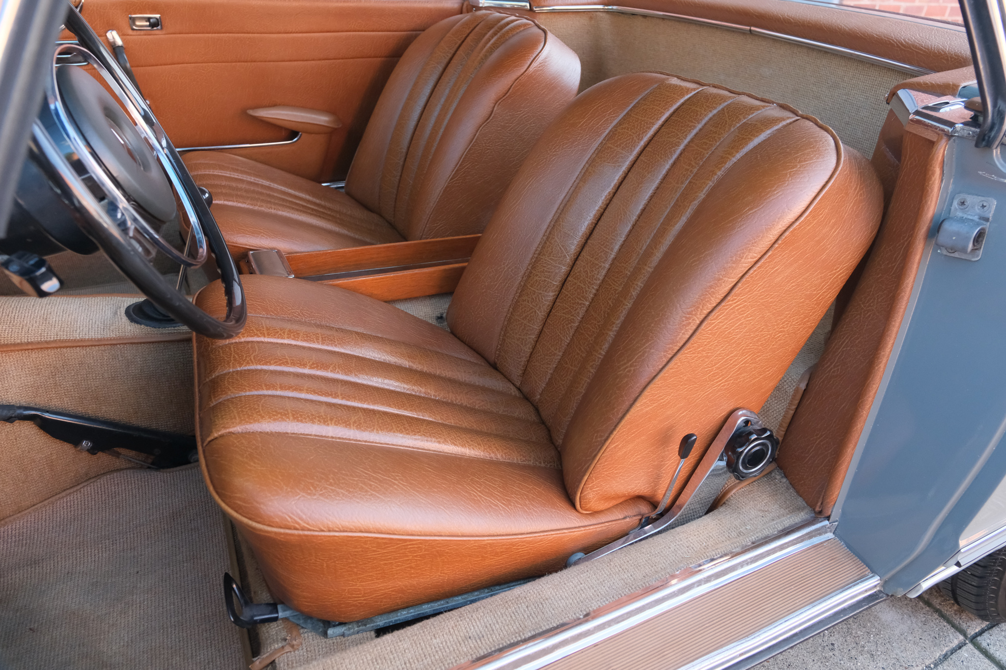 1967 Mercedes-Benz 250SL - Exterior