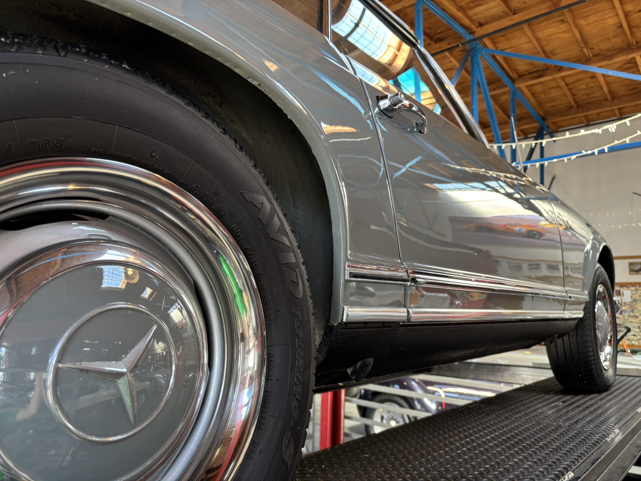1967 Mercedes-Benz 250SL - Exterior