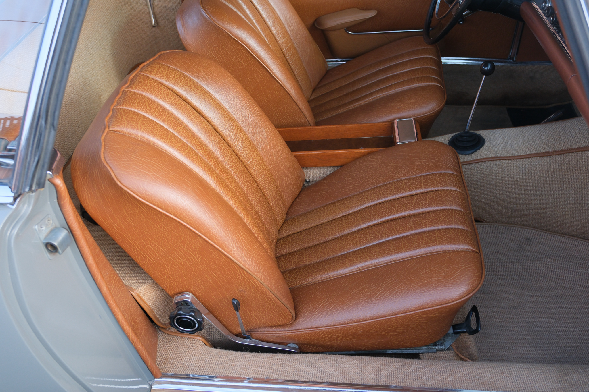 1967 Mercedes-Benz 250SL - Interior