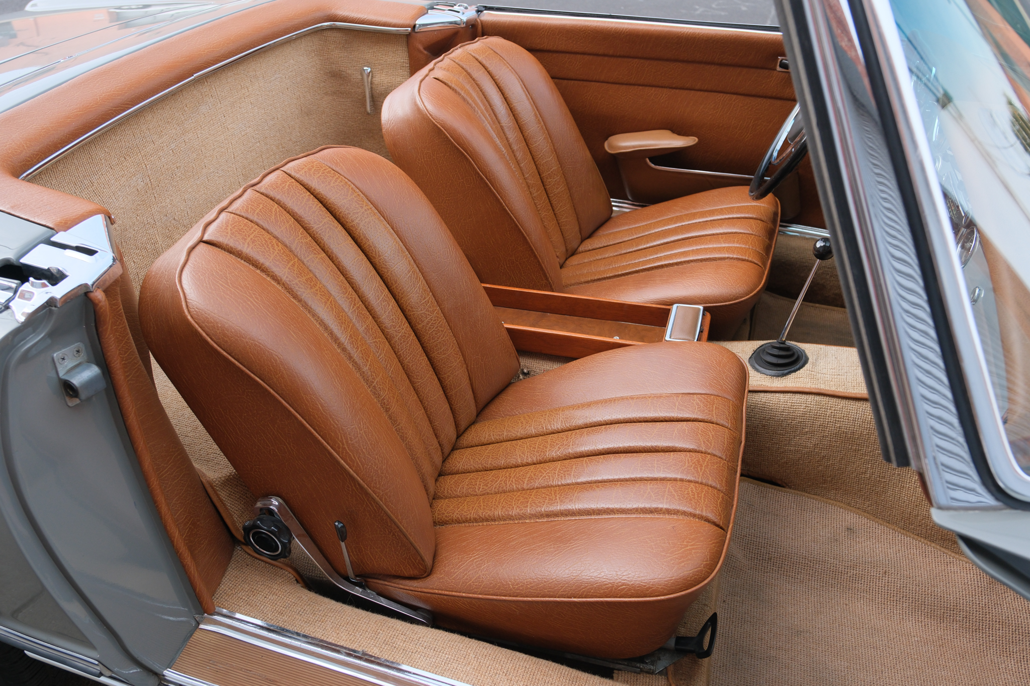 1967 Mercedes-Benz 250SL - Interior