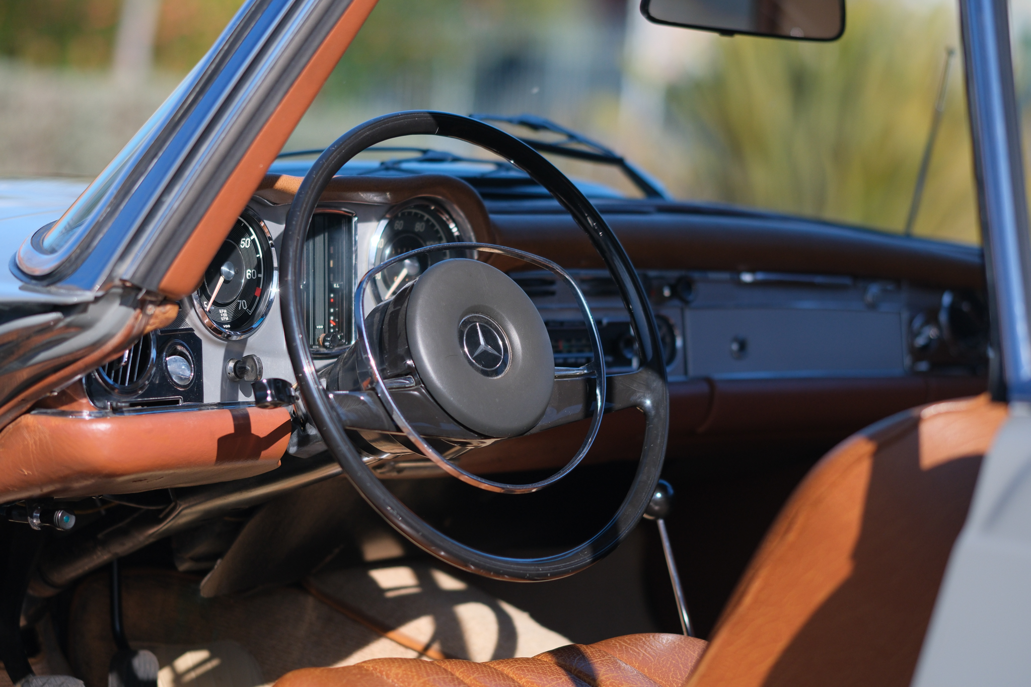 1967 Mercedes-Benz 250SL - Interior