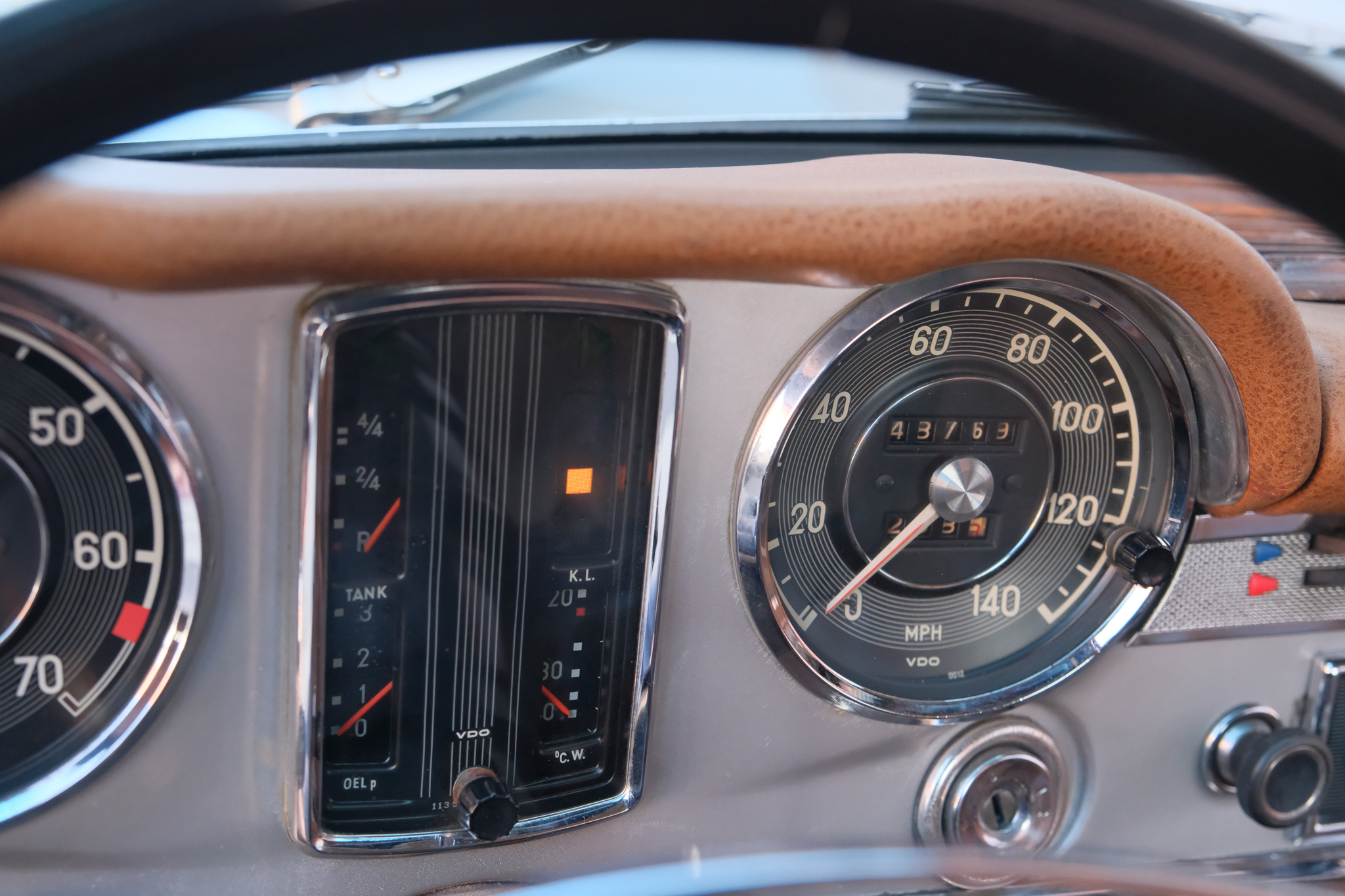 1967 Mercedes-Benz 250SL - Interior